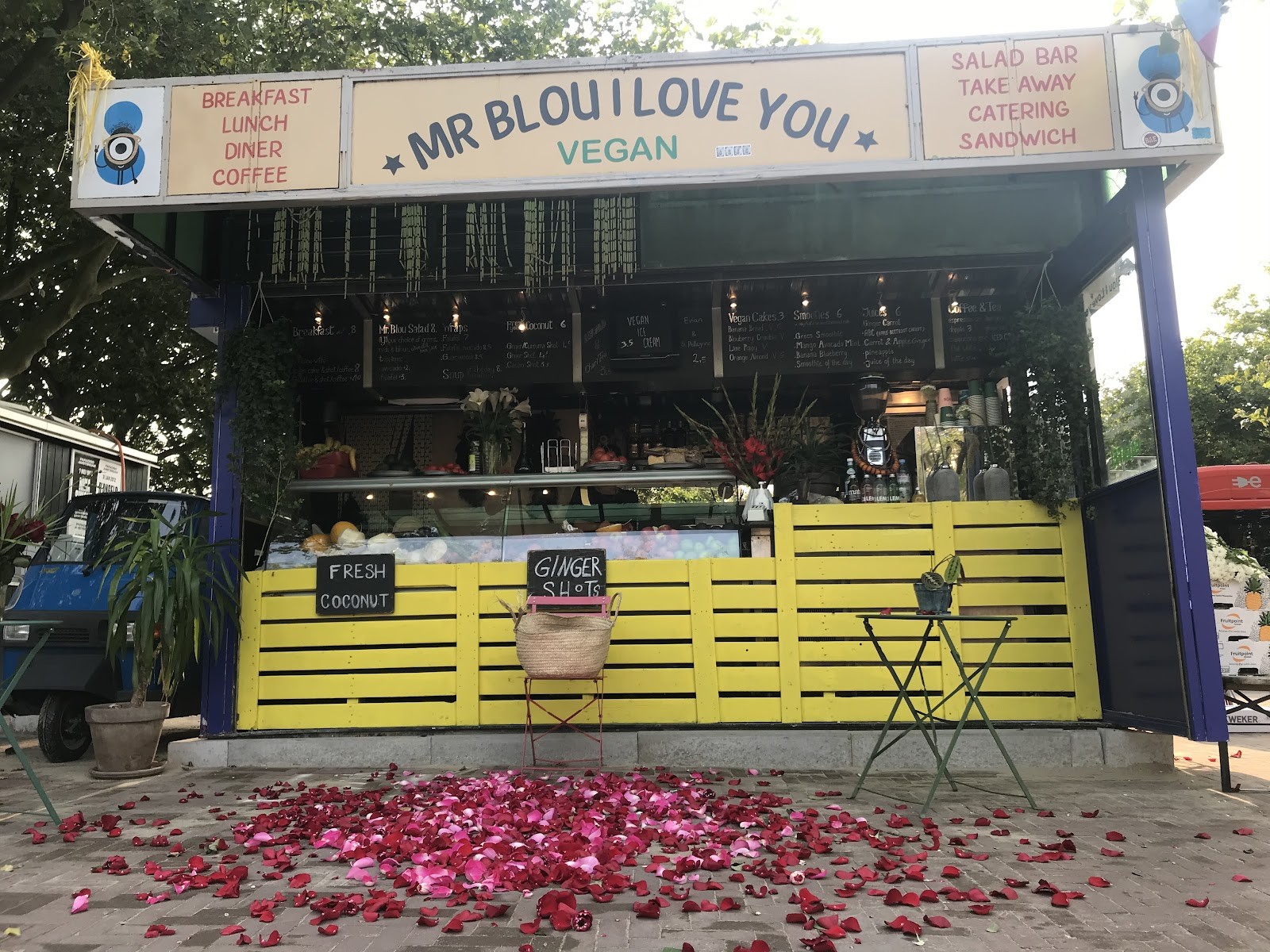 Mr. Blou I Love You: the place