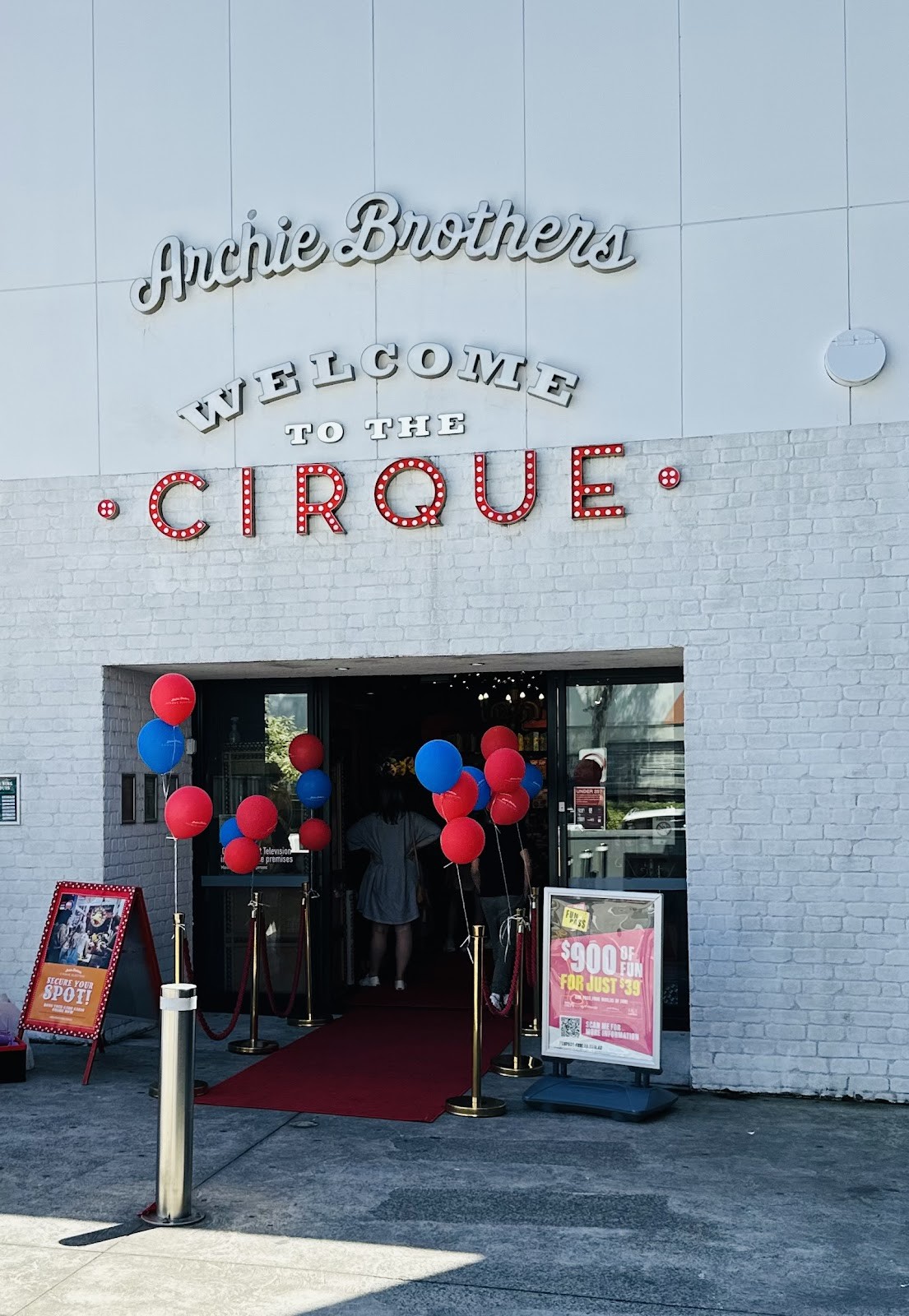 Archie Brothers Alexandria: the place