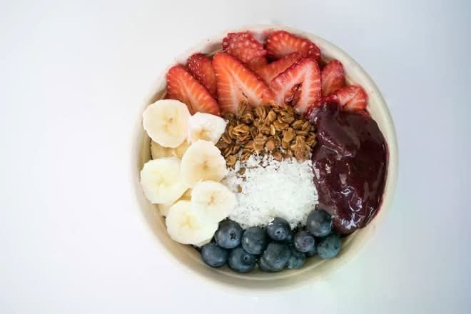 Glowing Plant-Based Eatery: food & drinks