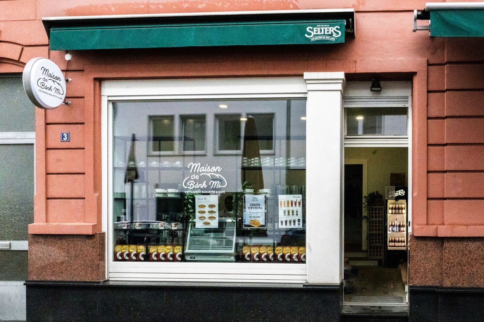 Maison de Bánh Mì: the place