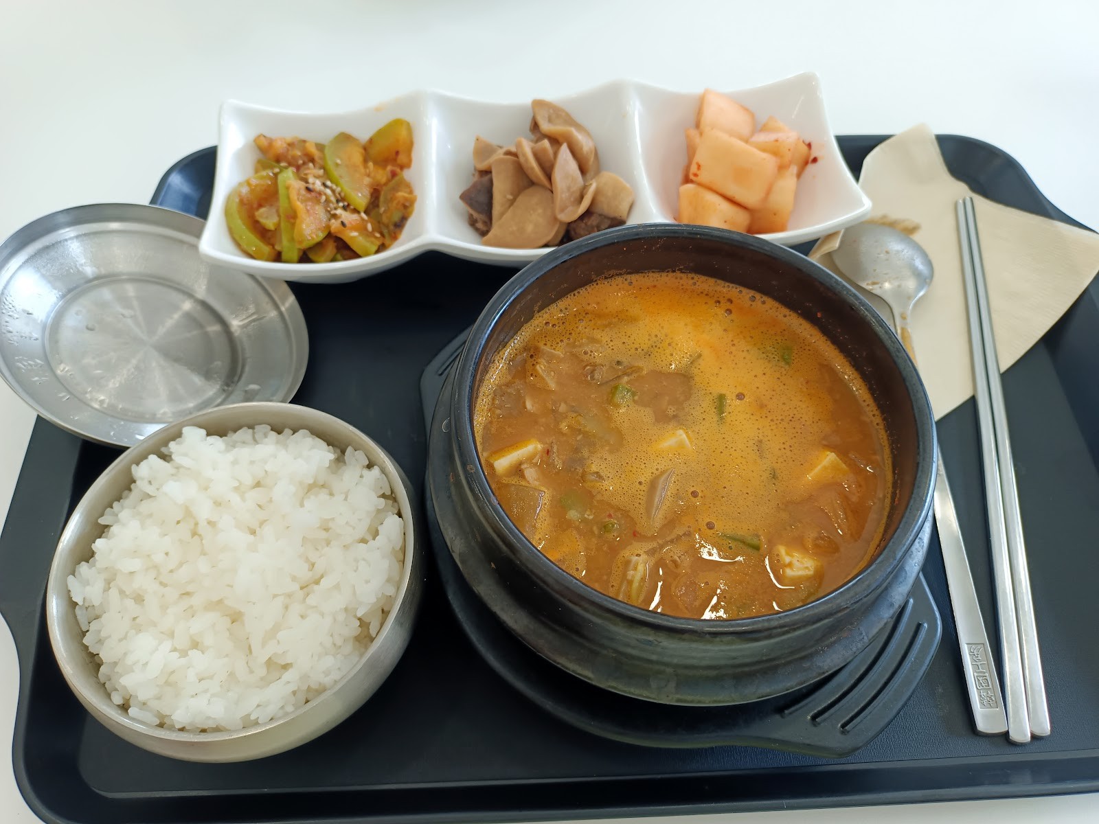 Loving Hut Real Love: food & drinks