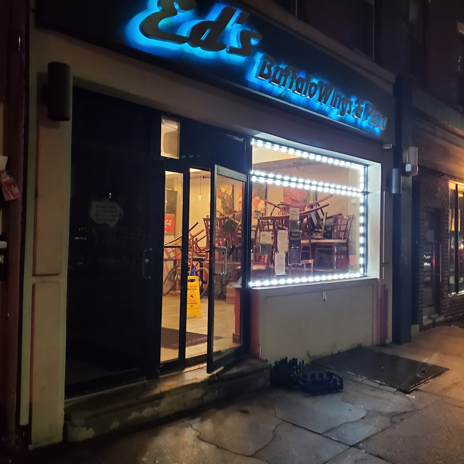 Ed's Buffalo Wings & Pizza: the place