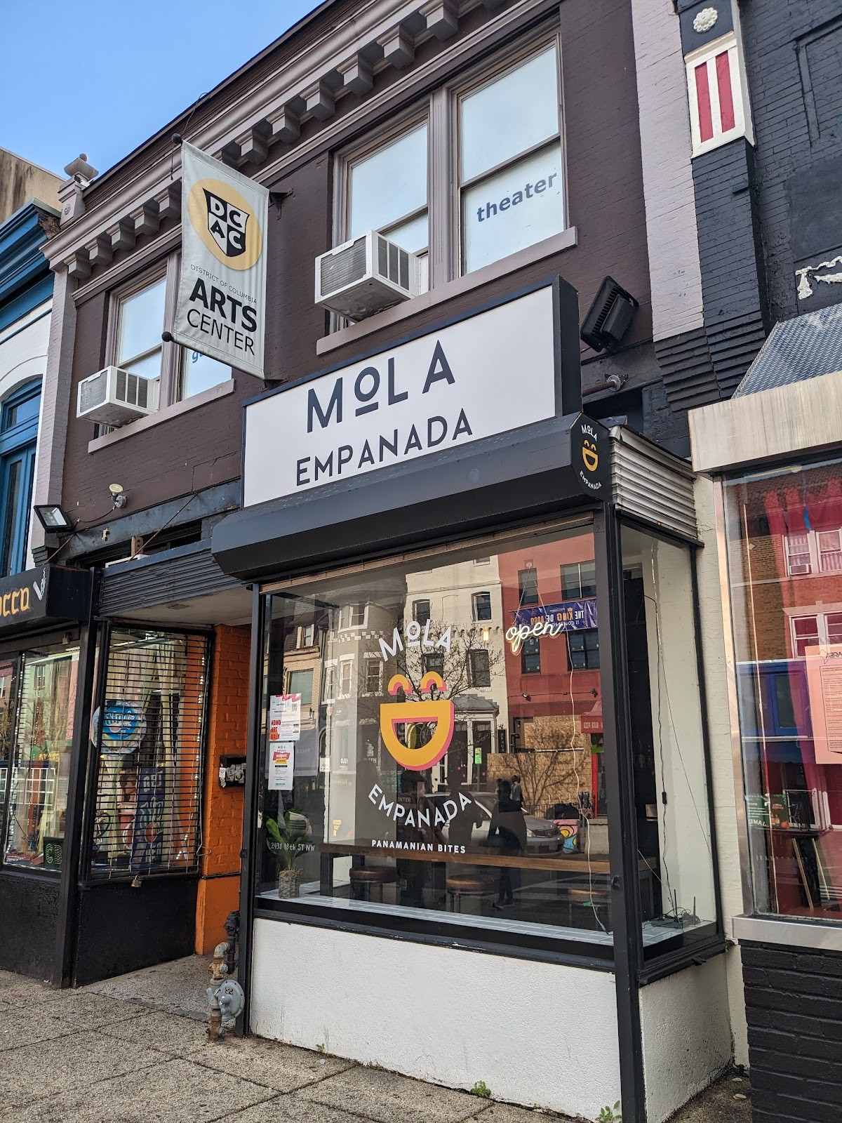 Mola: the place