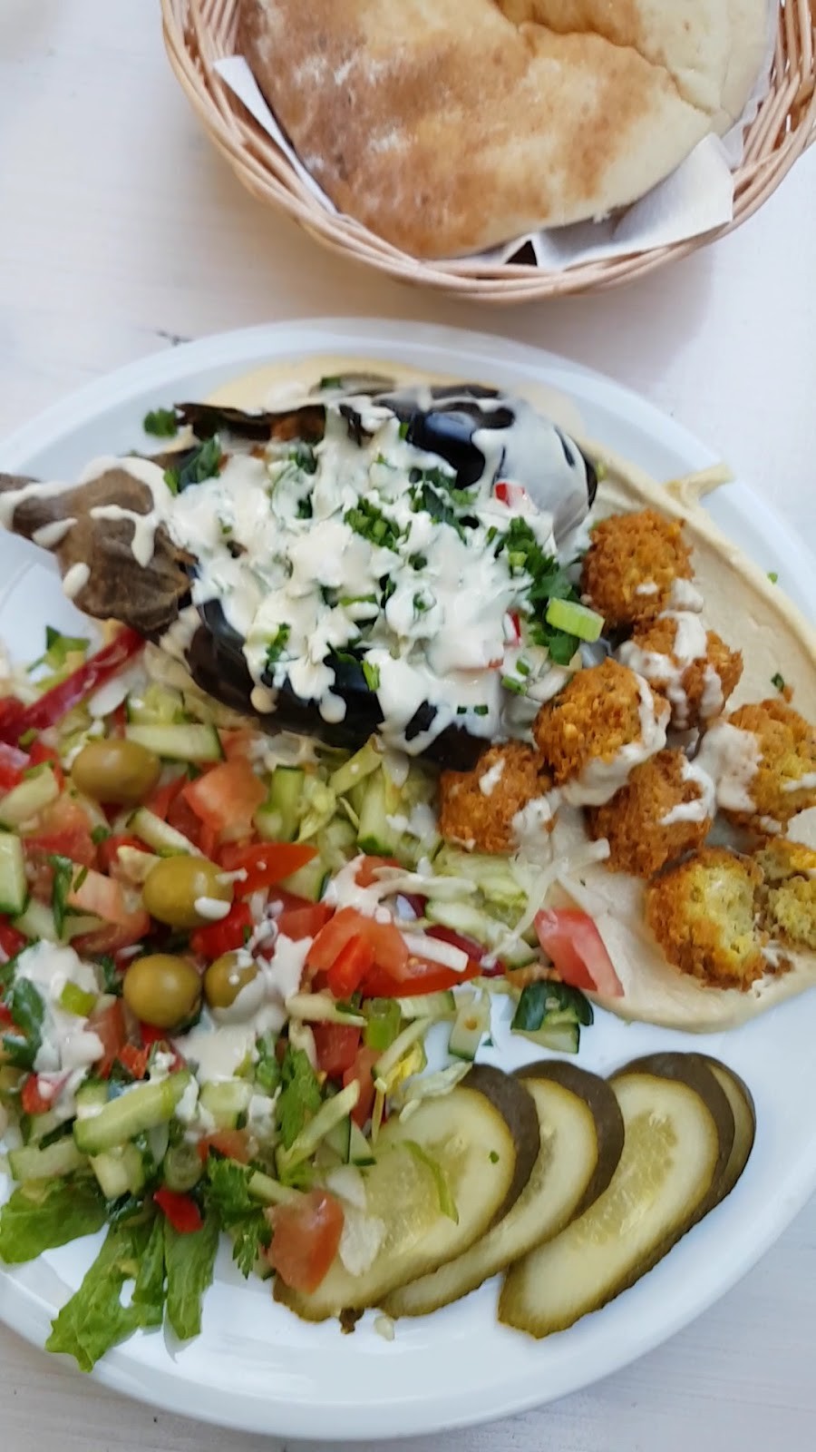 Falafel Sababa: food & drinks