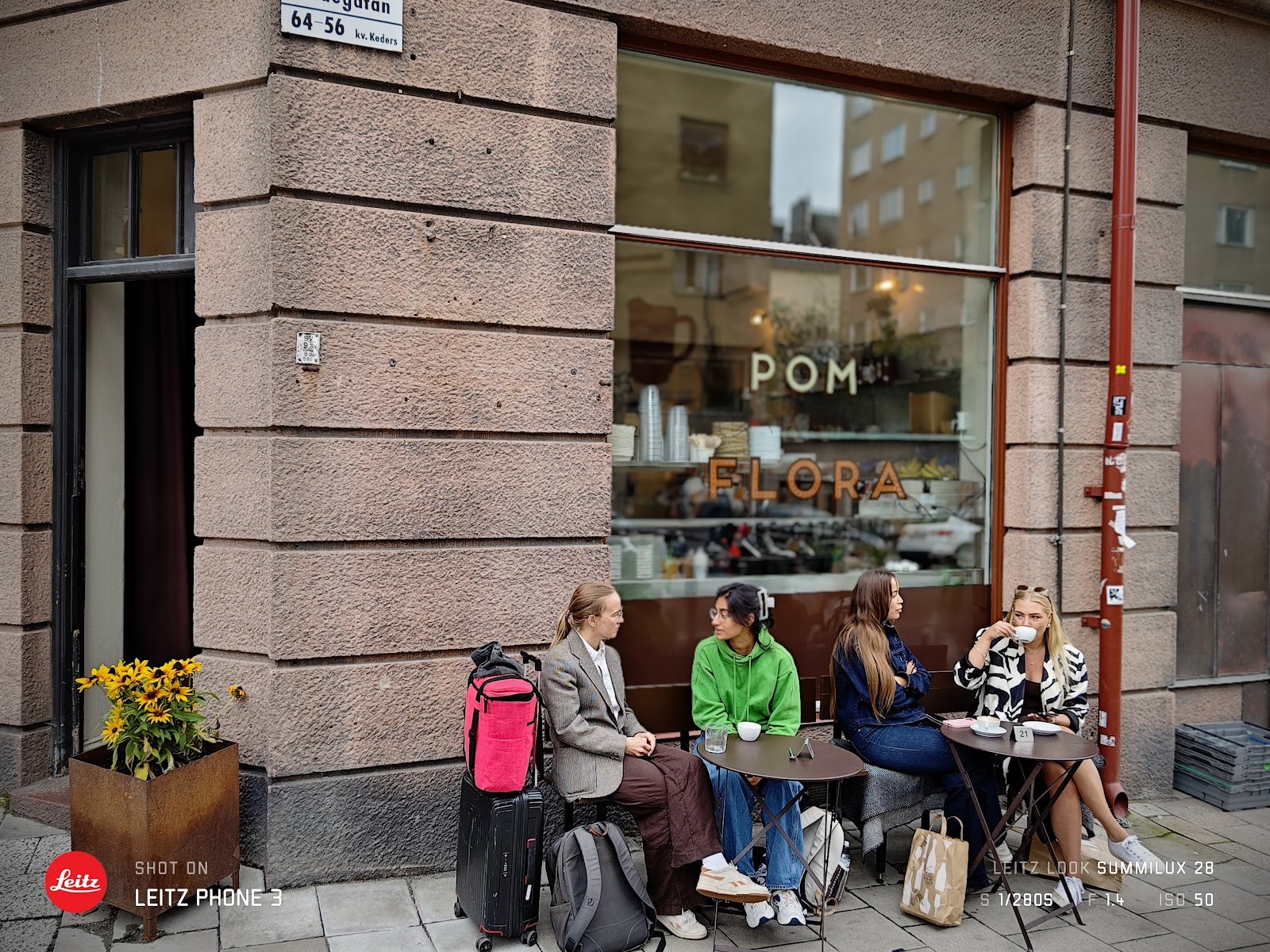 Café Pom & Flora Södermalm: the place