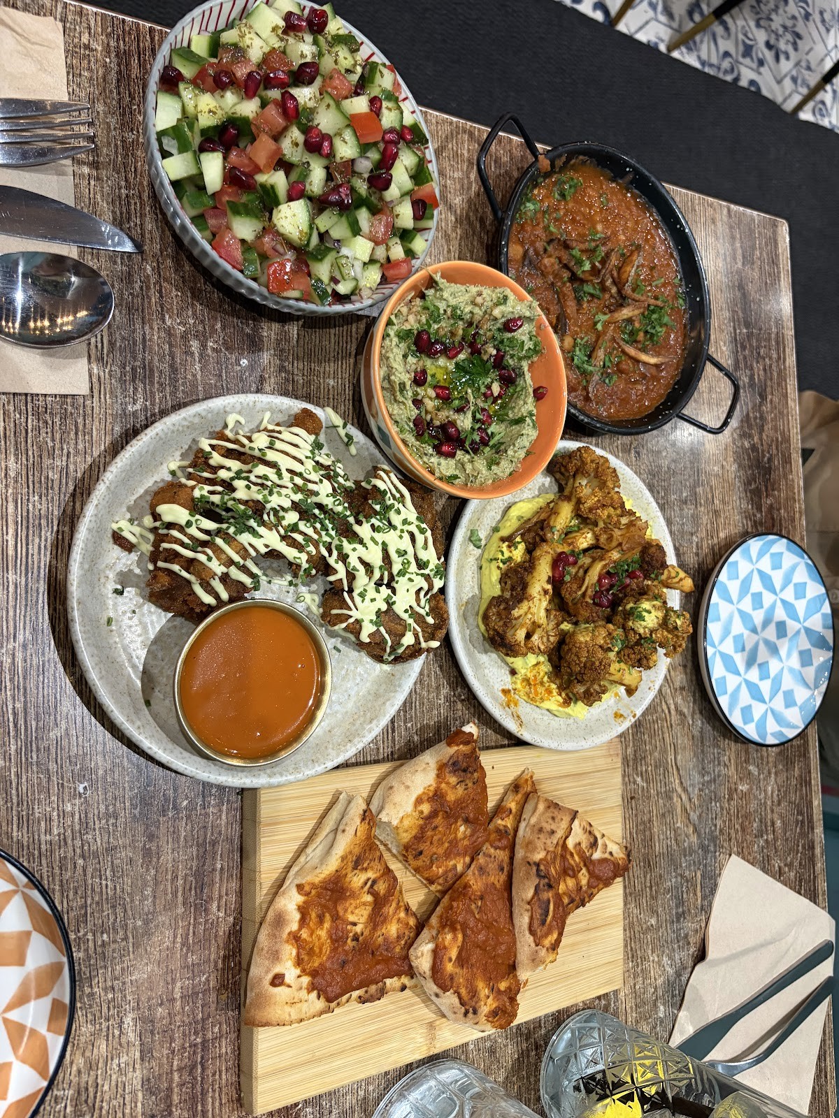 Koocha Mezze Bar: food & drinks