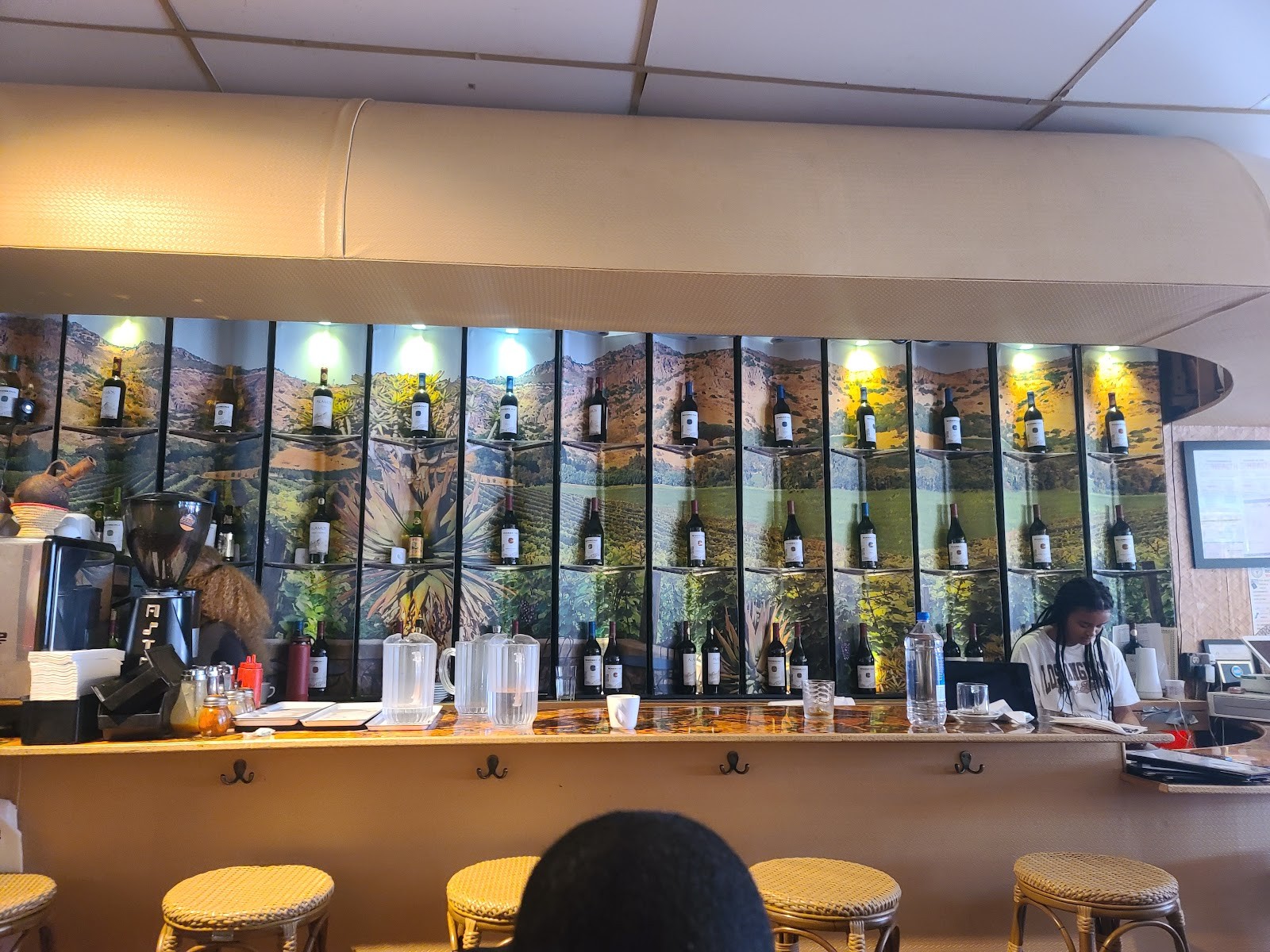 Keren Cafe & Restaurant: the place