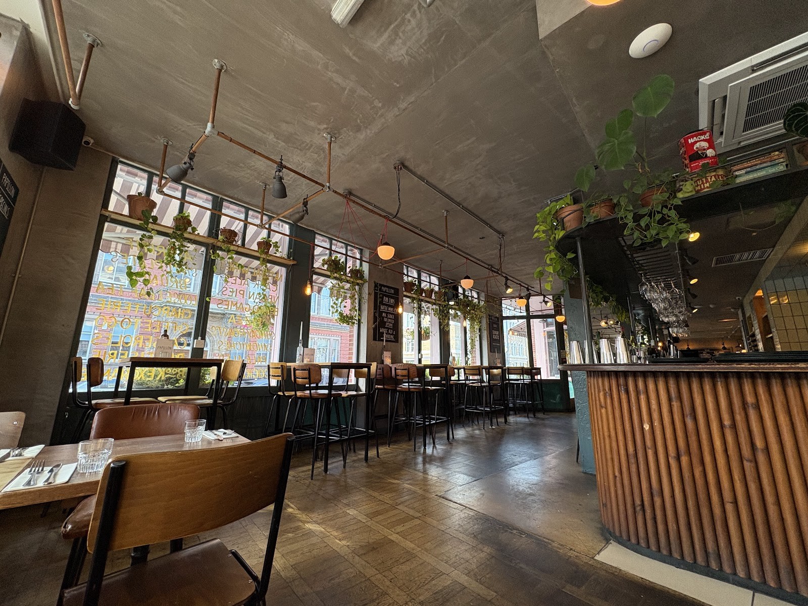 Papillon - Hope Street: the place