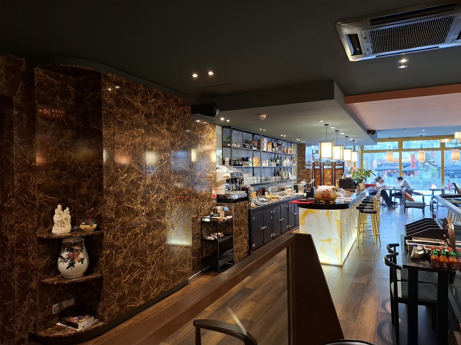 Restaurant Qin: the place