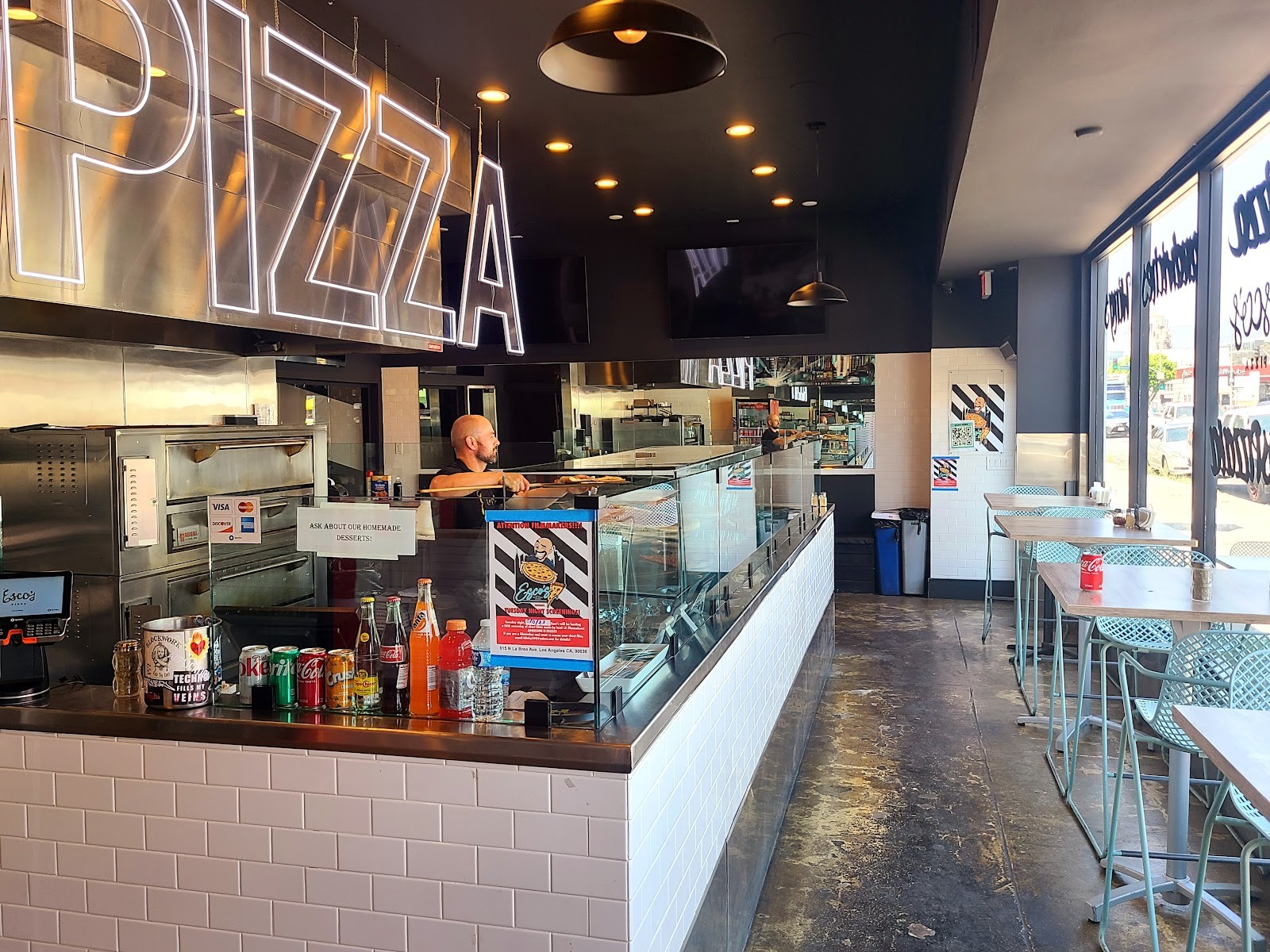 Esco's Pizza: the place
