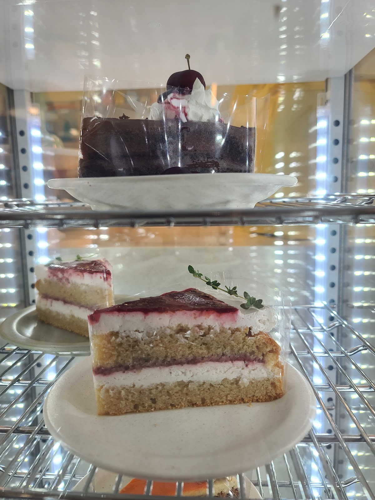 Immu Bakeshop: food & drinks