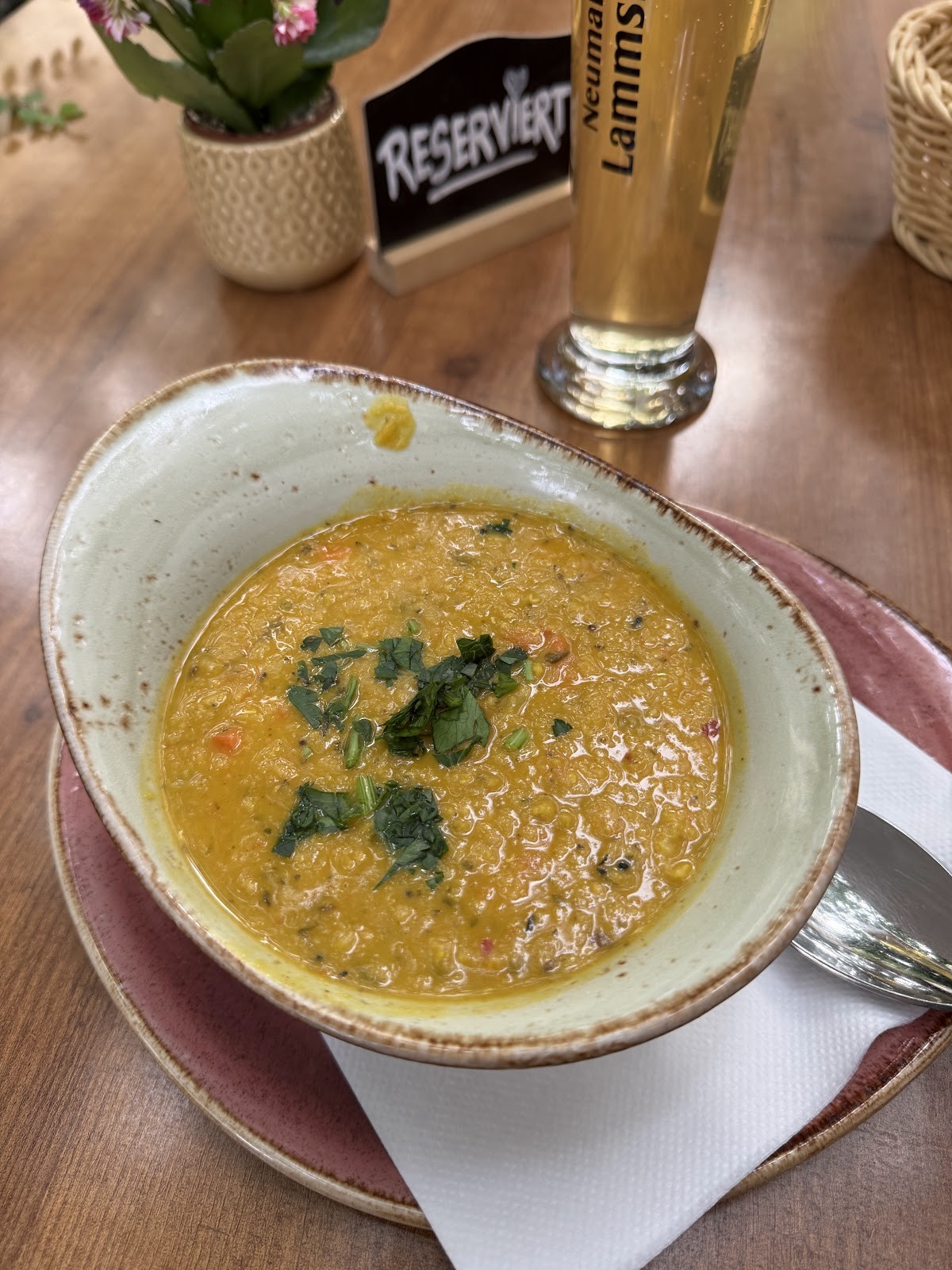 Max Pett... Das vegane Restaurant: food & drinks