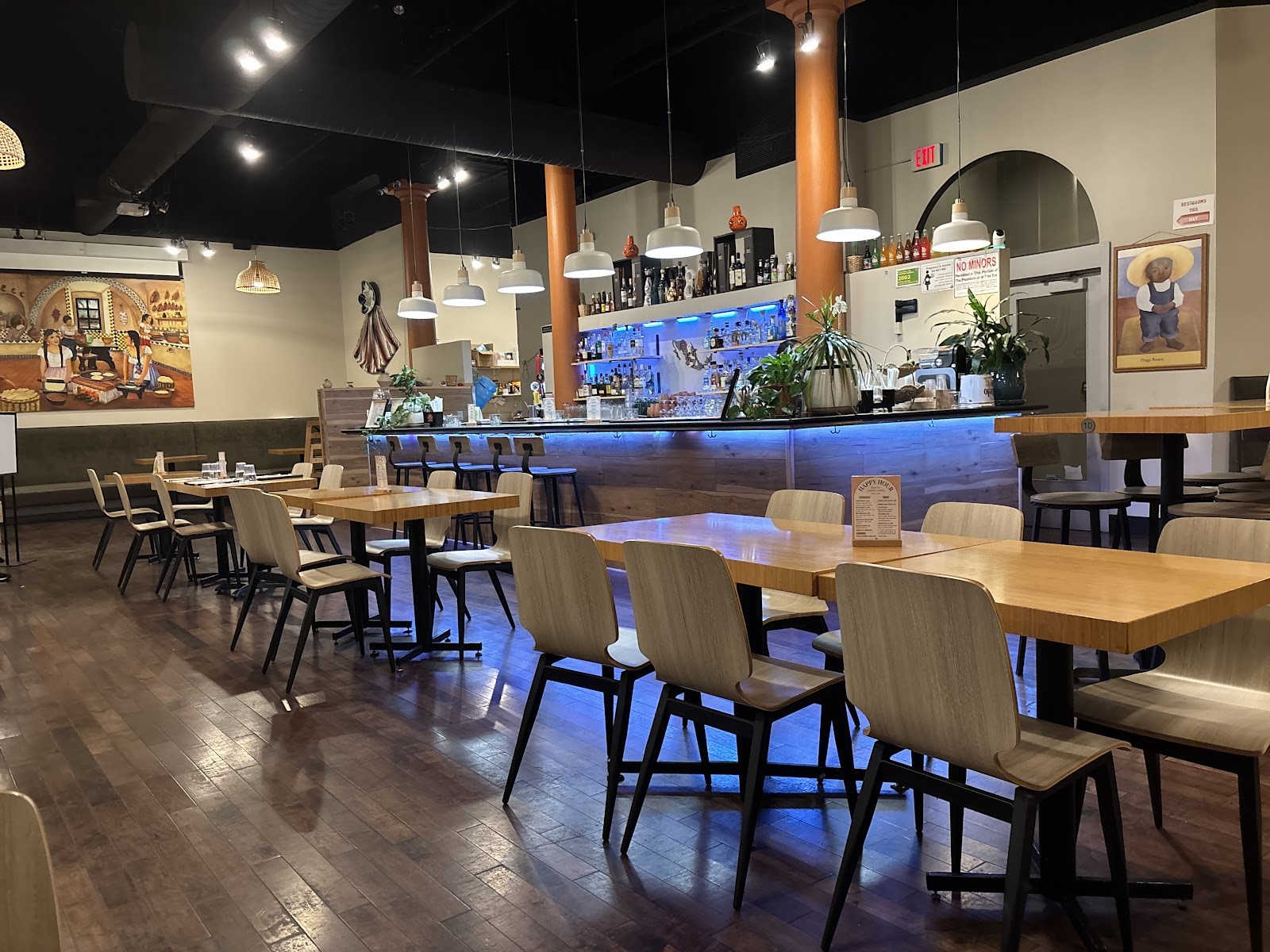 El Cantarito Restaurant & Bar: the place