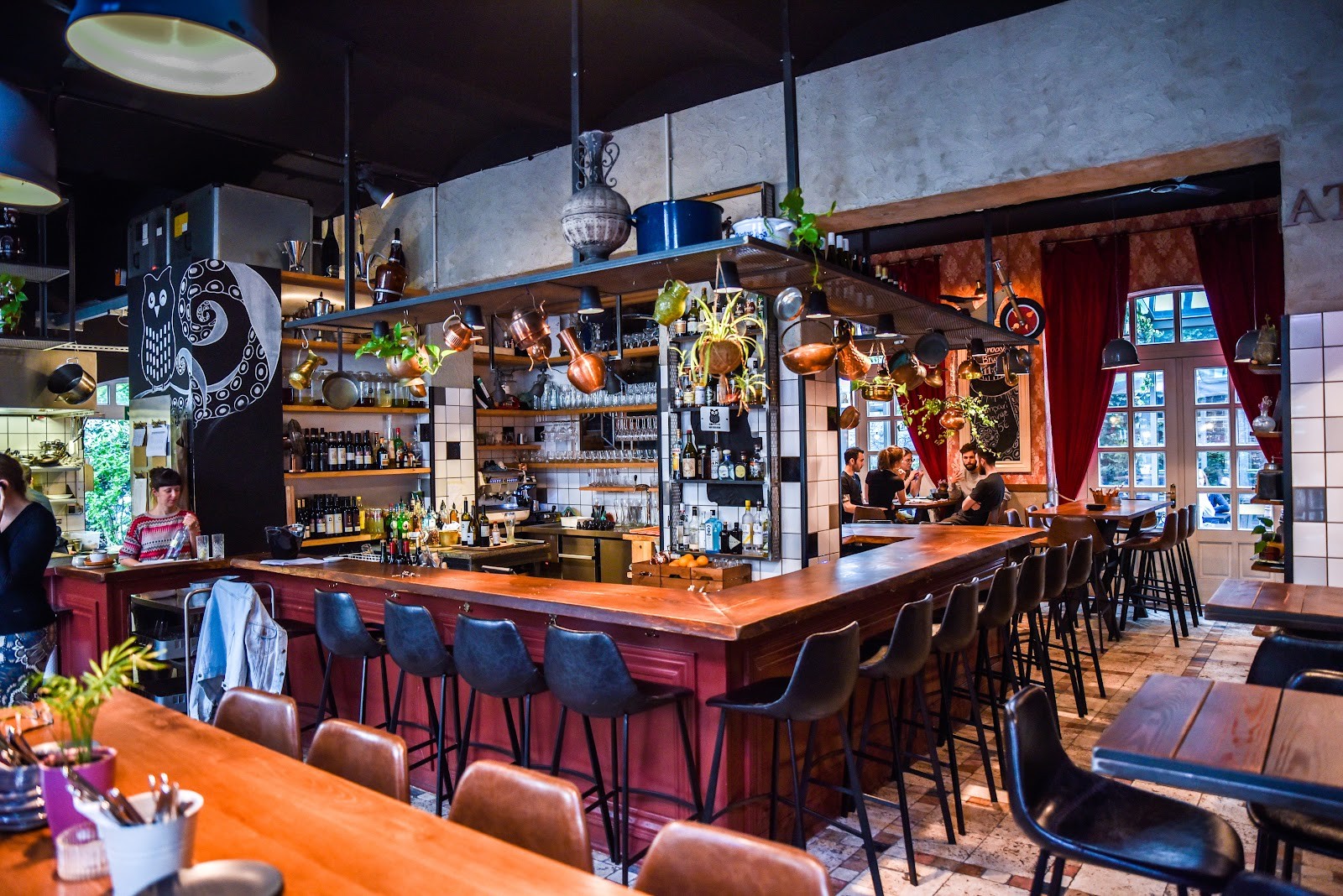 Night Kitchen: the place