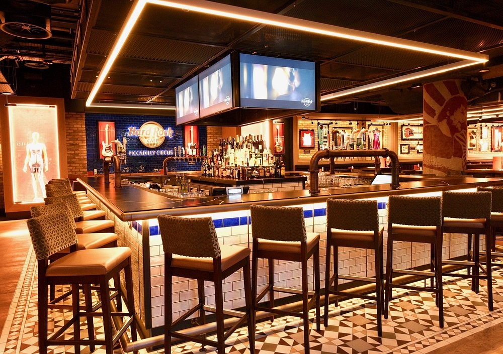 Hard Rock Cafe - Piccadilly Circus: the place