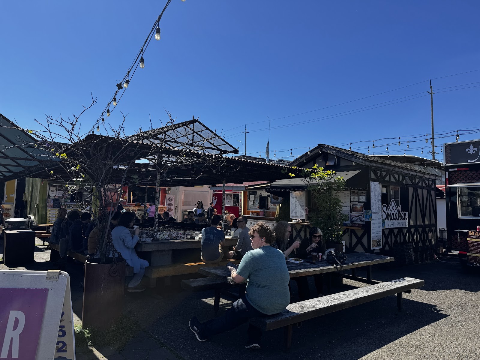 Hawthorne Asylum Food Cart Pod: the place
