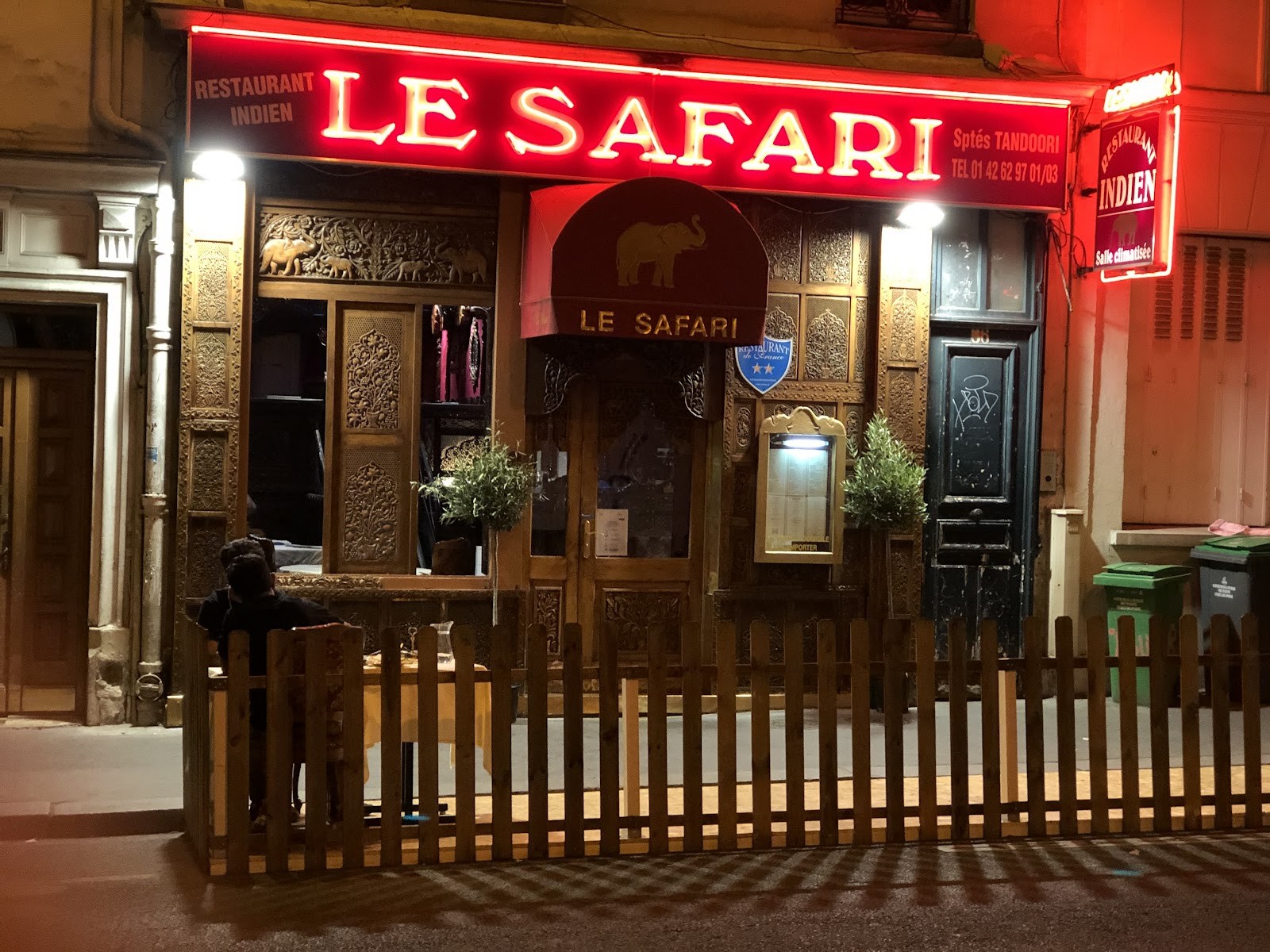 Le Safari - Montmartre: the place