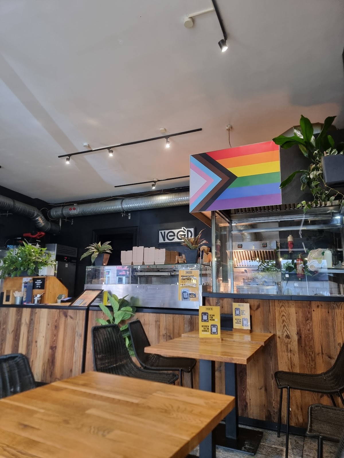 VEG'D - Vegan Burgers - F-hain: the place