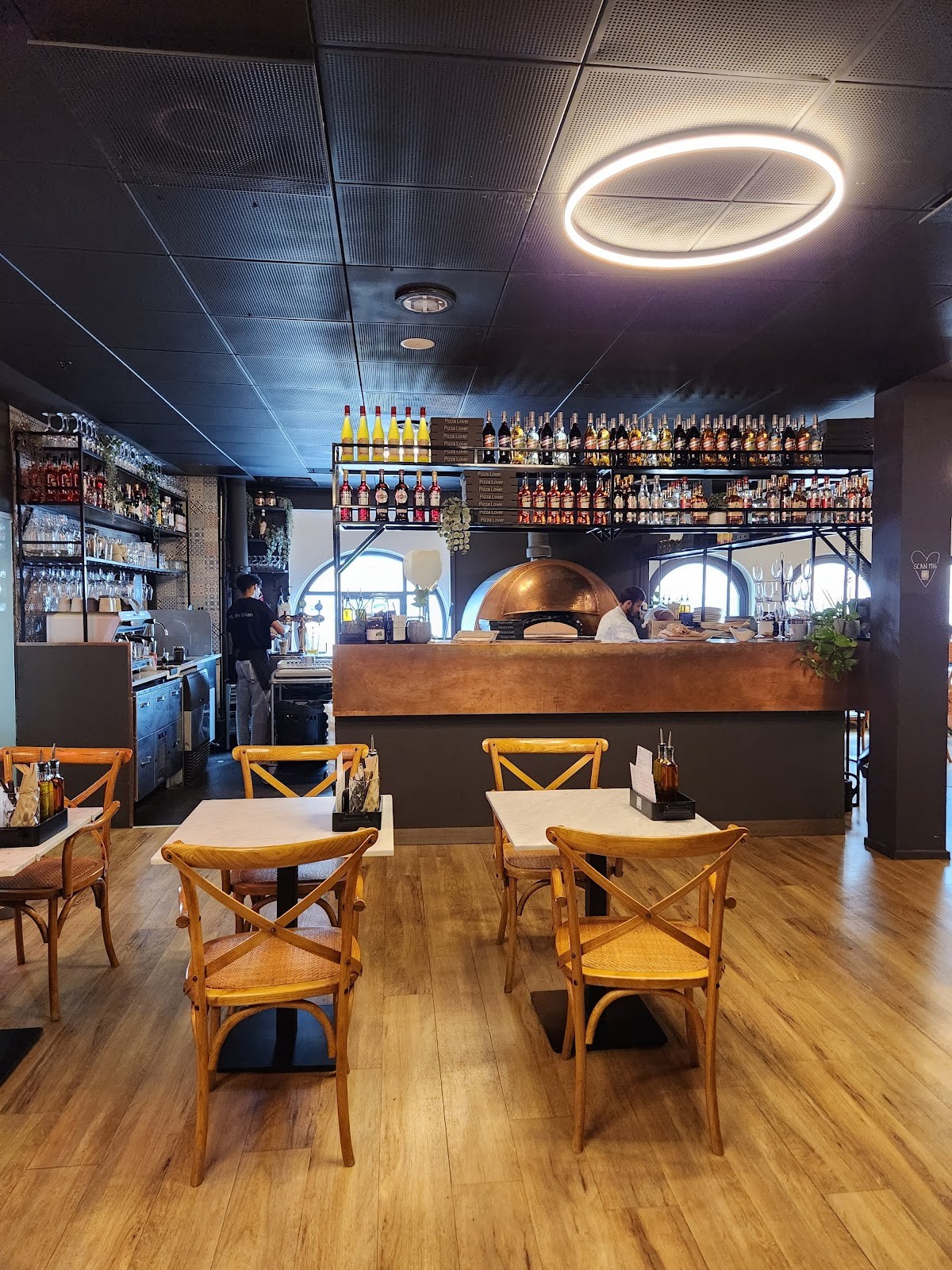 DEJ Magasin: the place