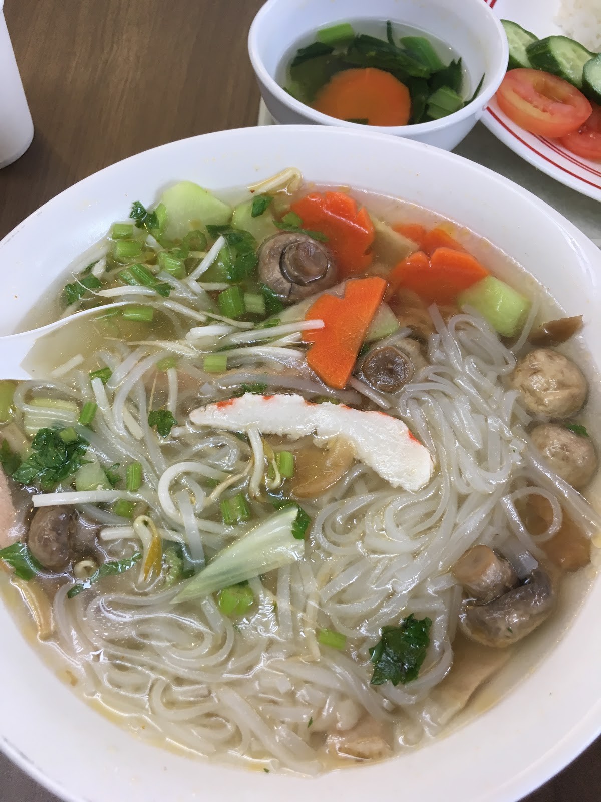 Dharma Garden Veggie Deli: food & drinks