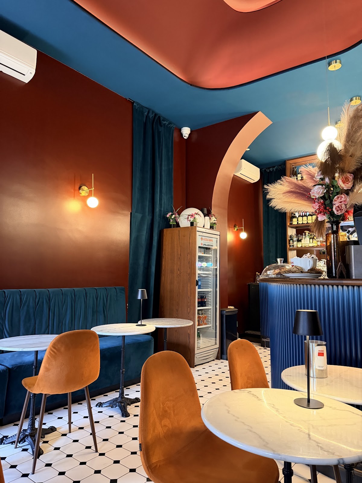 Bar Principe Piazza Sant Alessandro: the place
