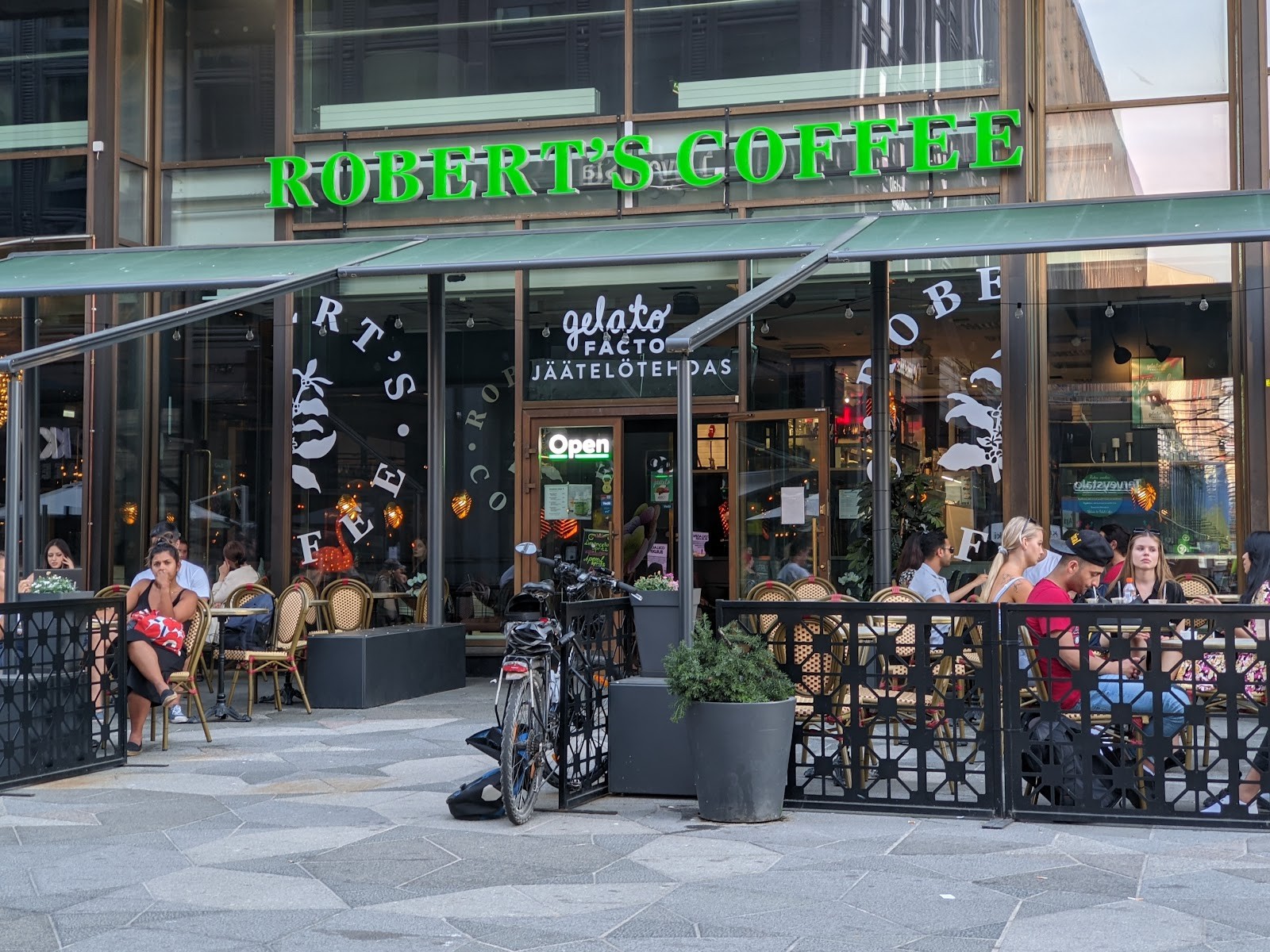 Robert's Coffee: the place