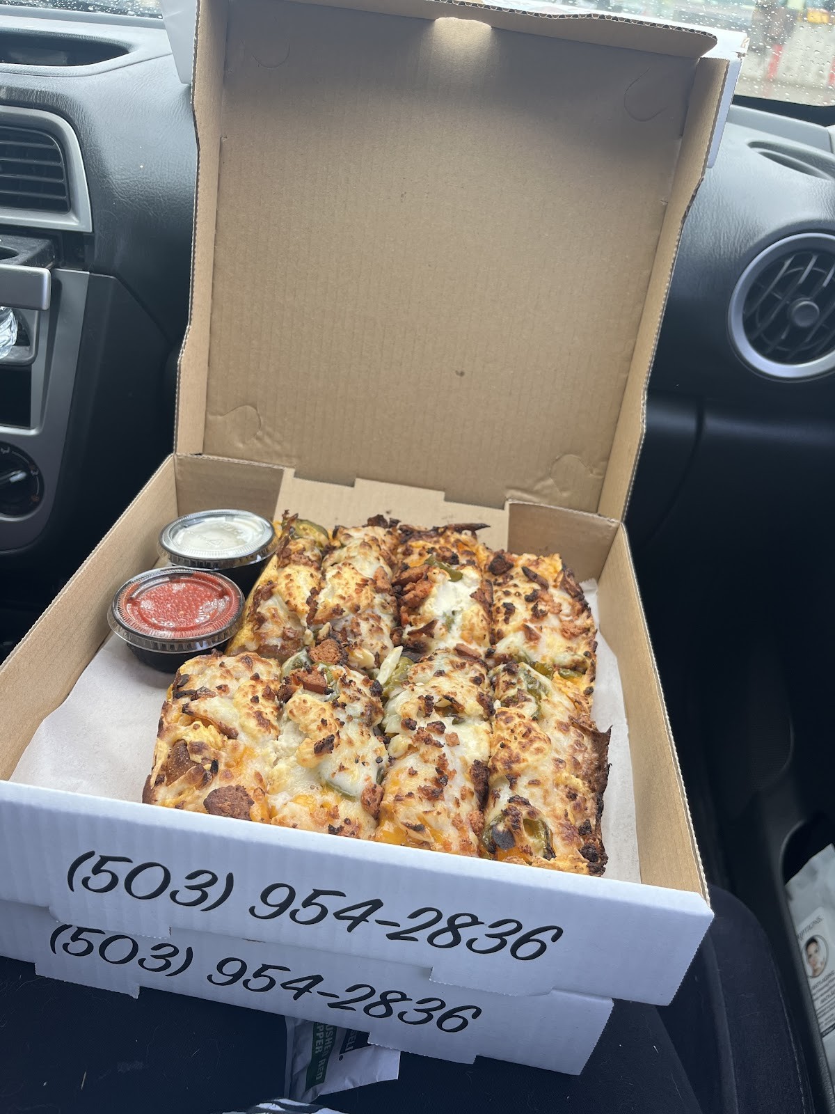 Boxcar Pizza: food & drinks