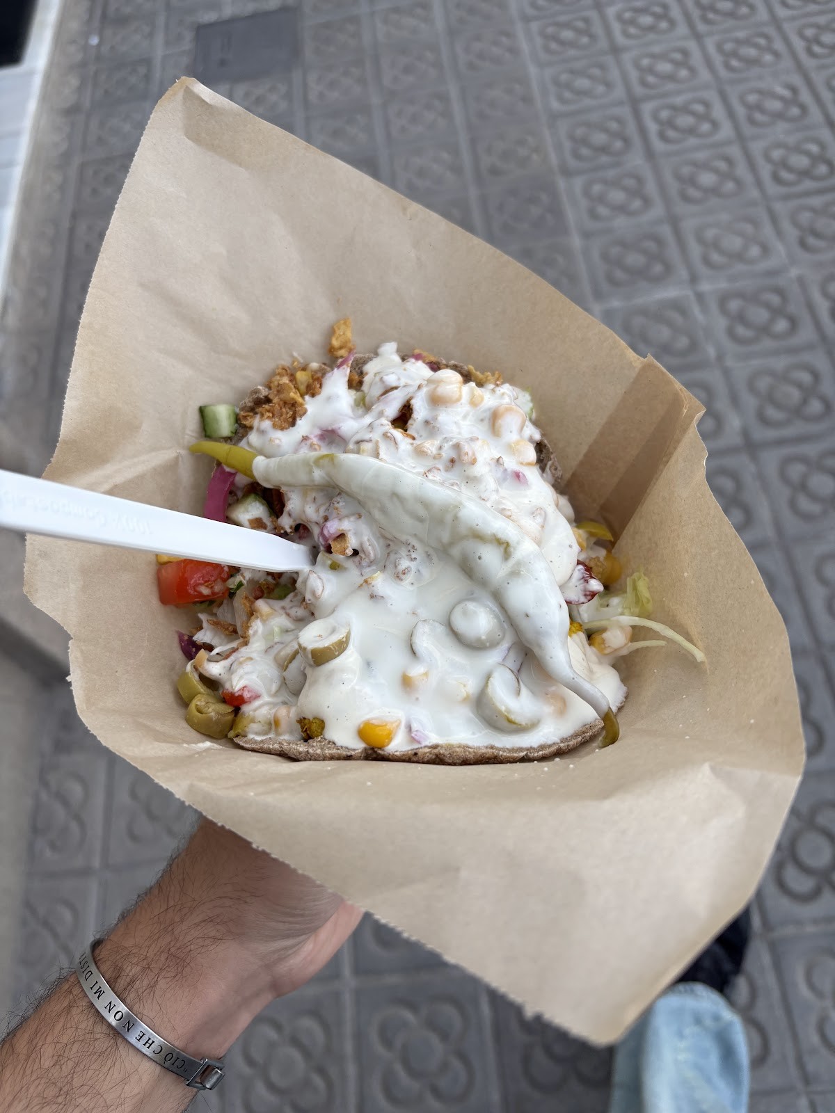 Falafel Pedralbes: food & drinks