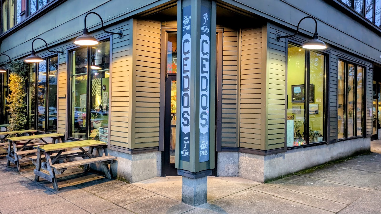 Cedo's Falafel and Gyros: the place