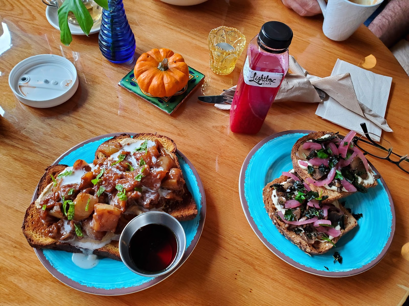 Lightbox Cafe: food & drinks