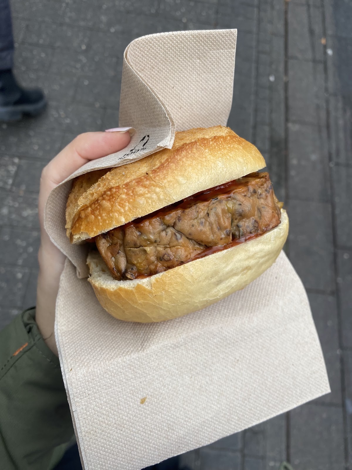 Die Vegane Fleischerei Köln - Lebensmittelhandel mit Frischetheke und Imbiss, Catering: food & drinks