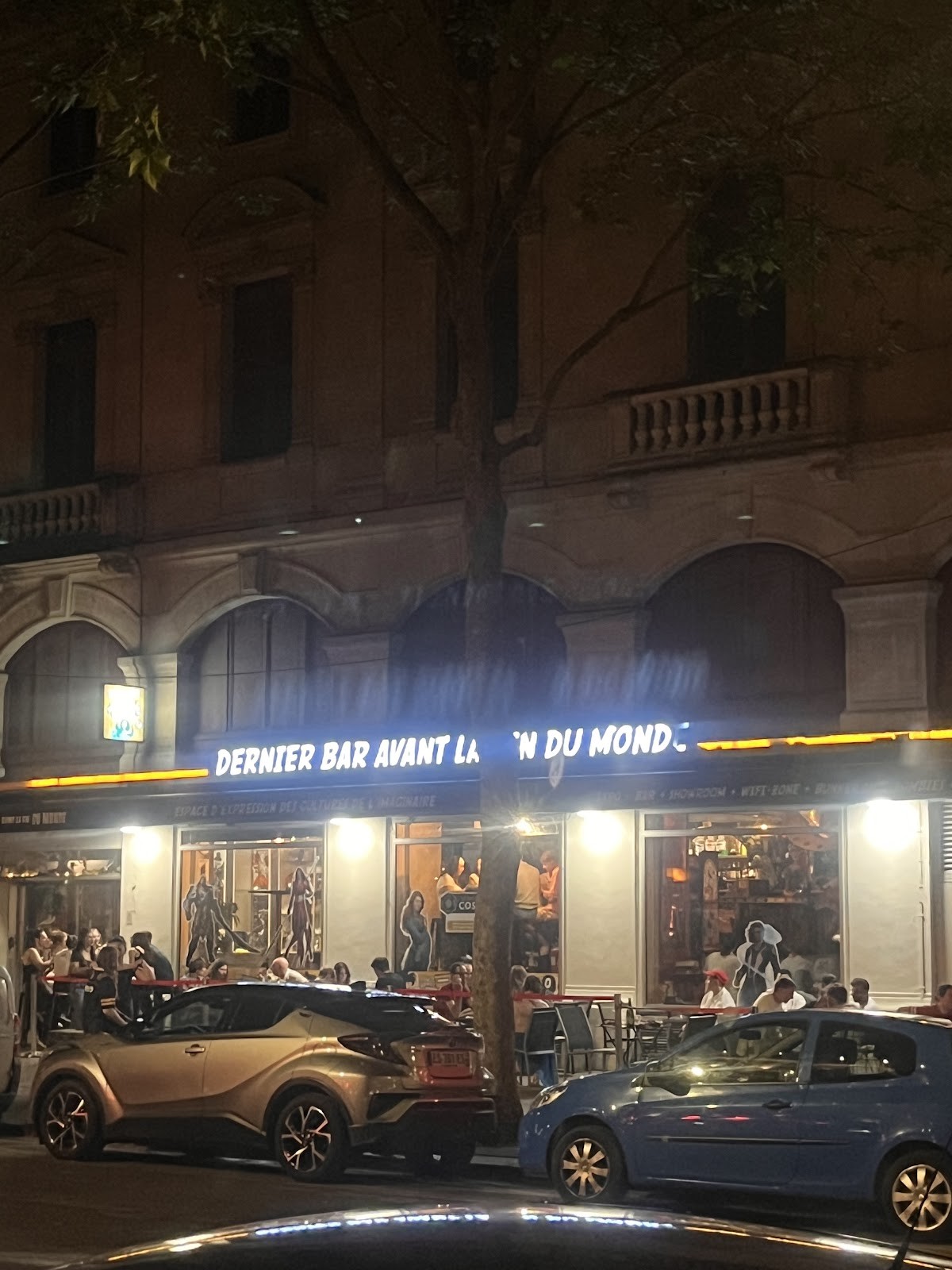Le Dernier Bar avant la Fin du Monde: the place