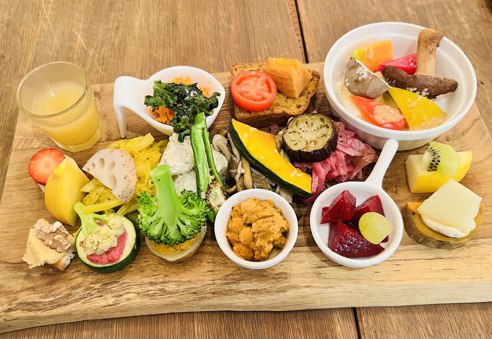 Plus Veganique JIYUGAOKA: food & drinks