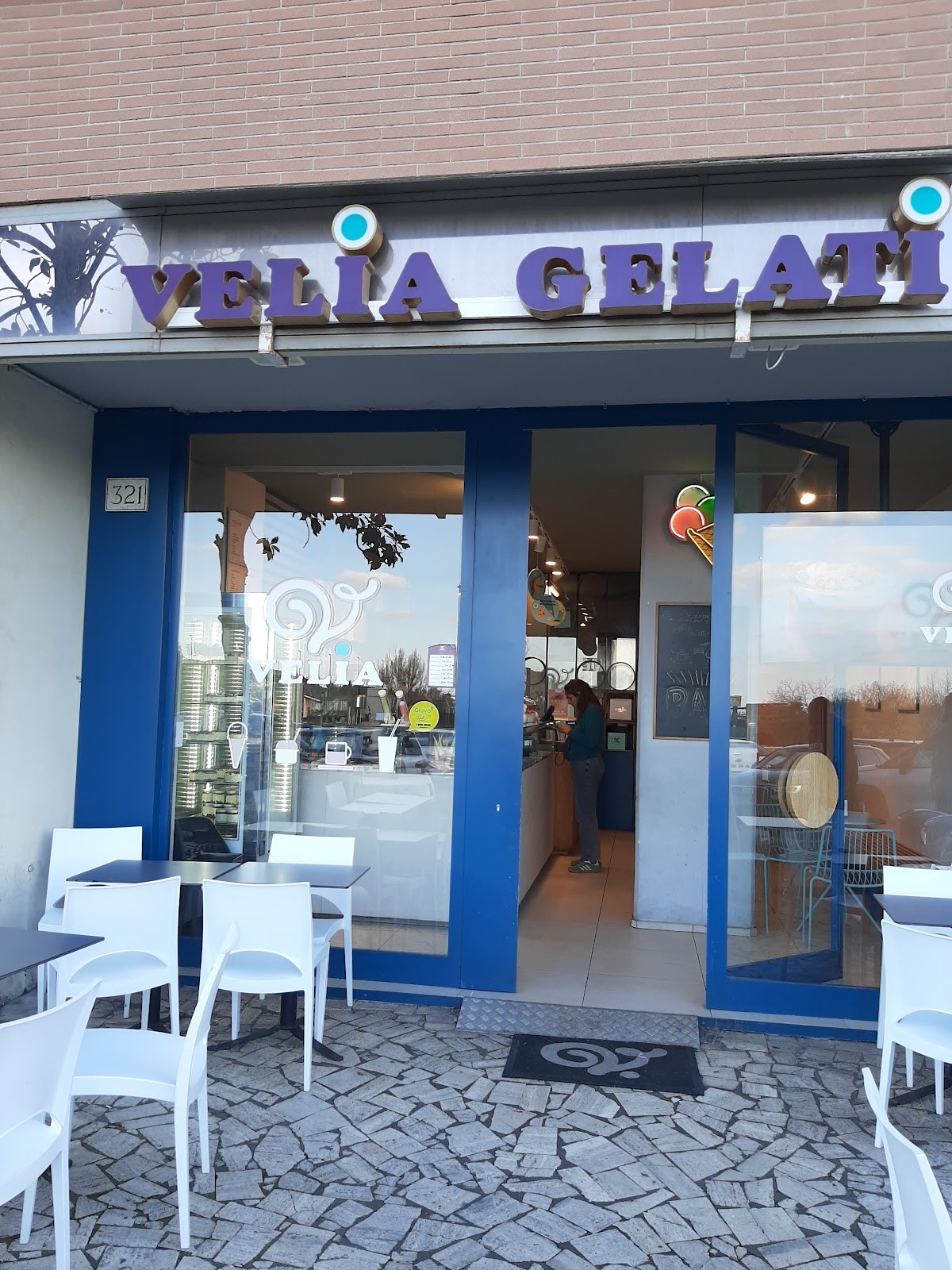 Velia Gelati: the place