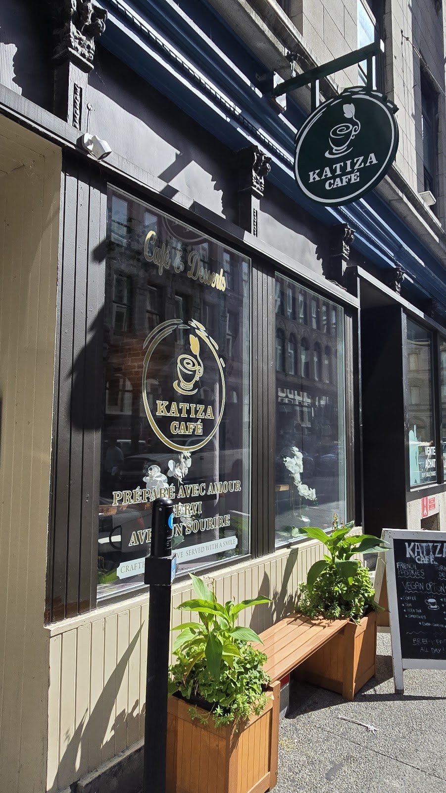 Katiza Café: the place