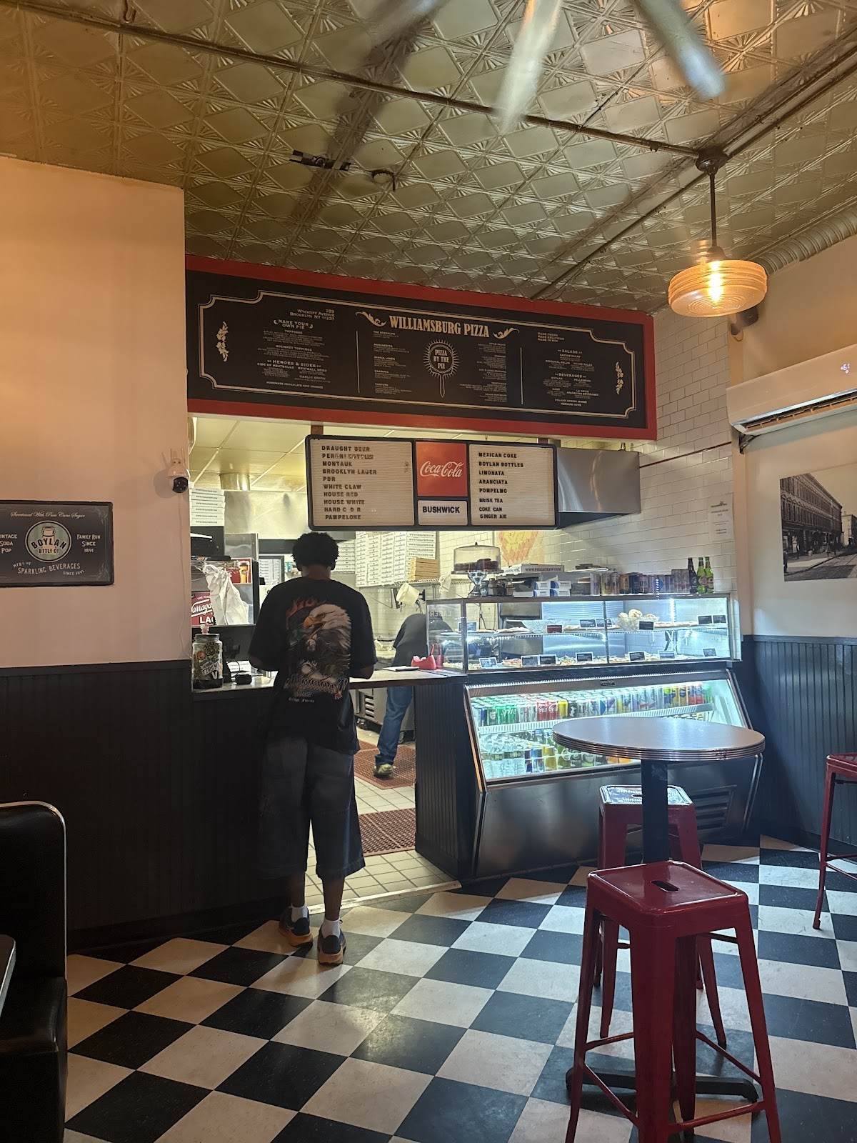 Williamsburg Pizza: the place