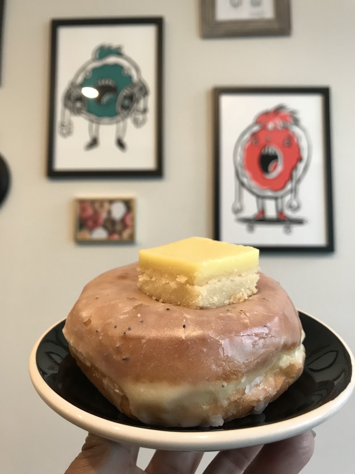 Dottie's Donuts: food & drinks