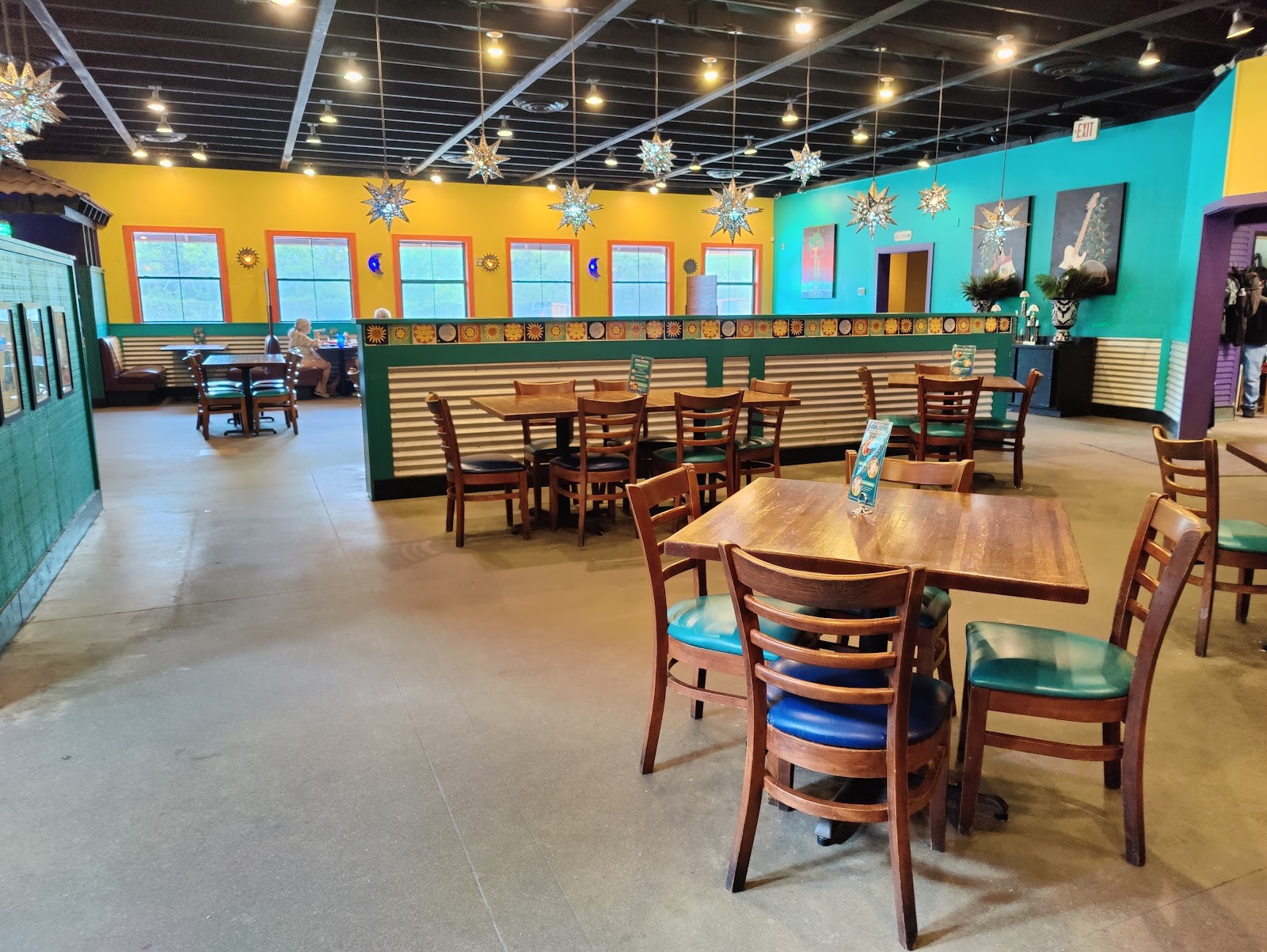 Serranos Cocina y Cantina: the place