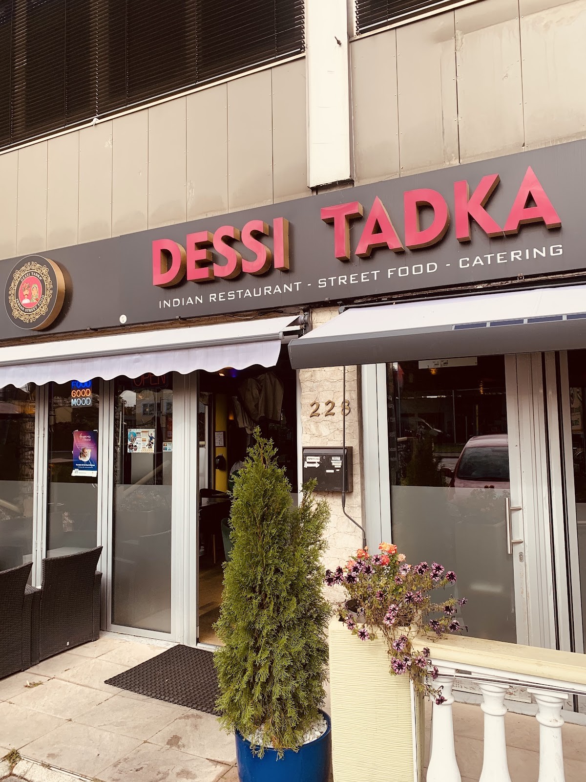 Dessi Tadka - Indian Street Food: the place