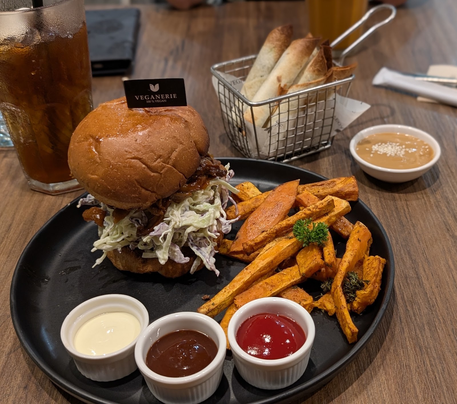 Veganerie Silom: food & drinks