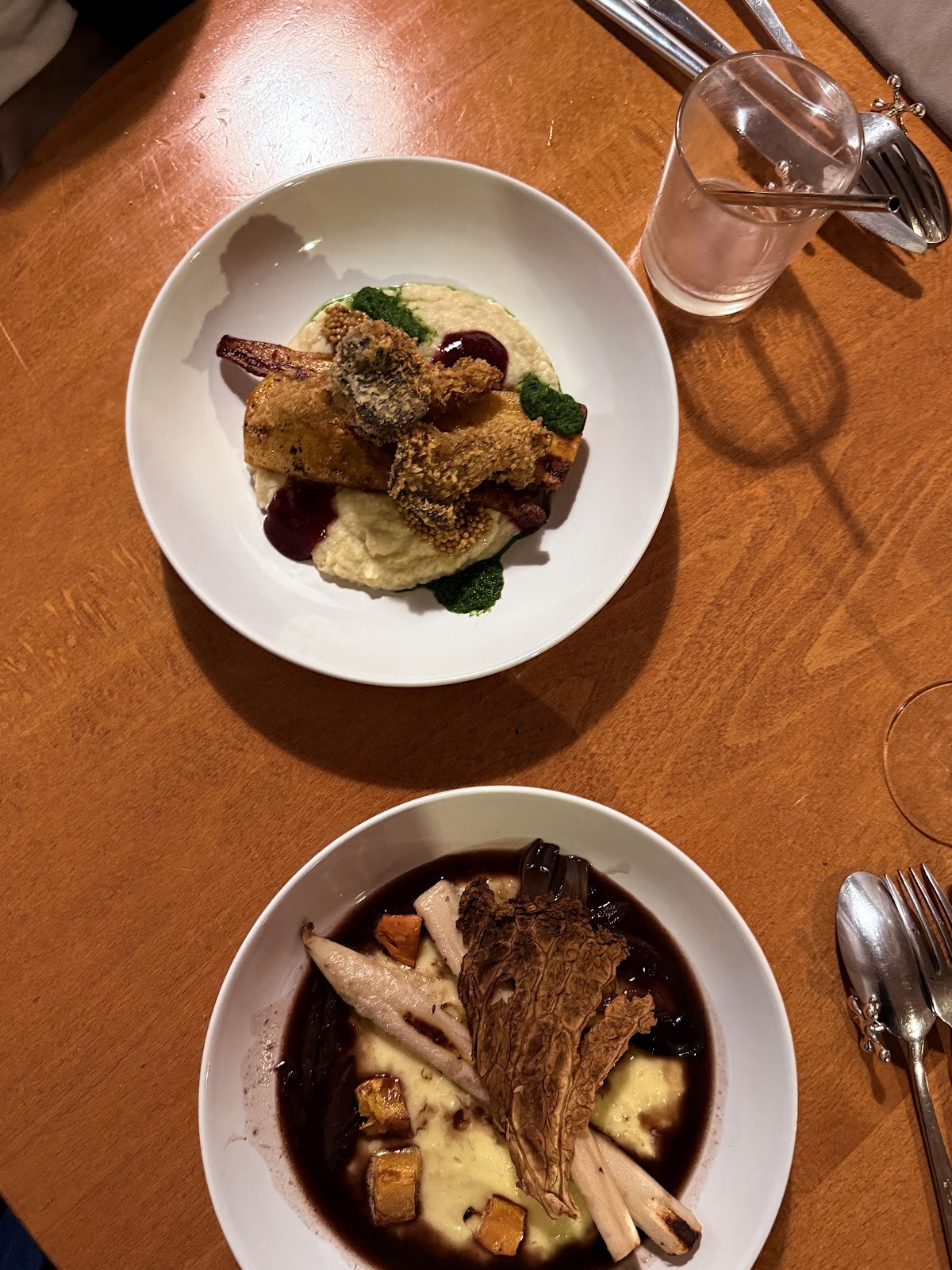 Tonka Restaurant: food & drinks