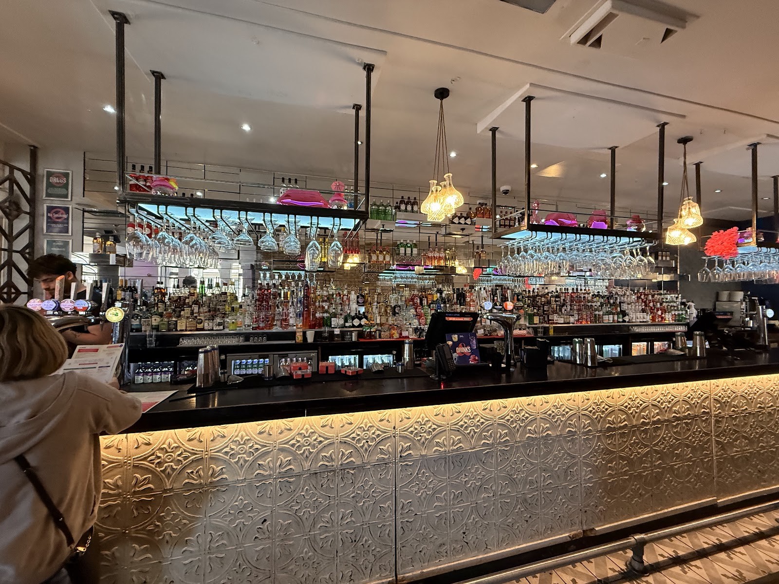 Slug & Lettuce - Quayside Newcastle: the place