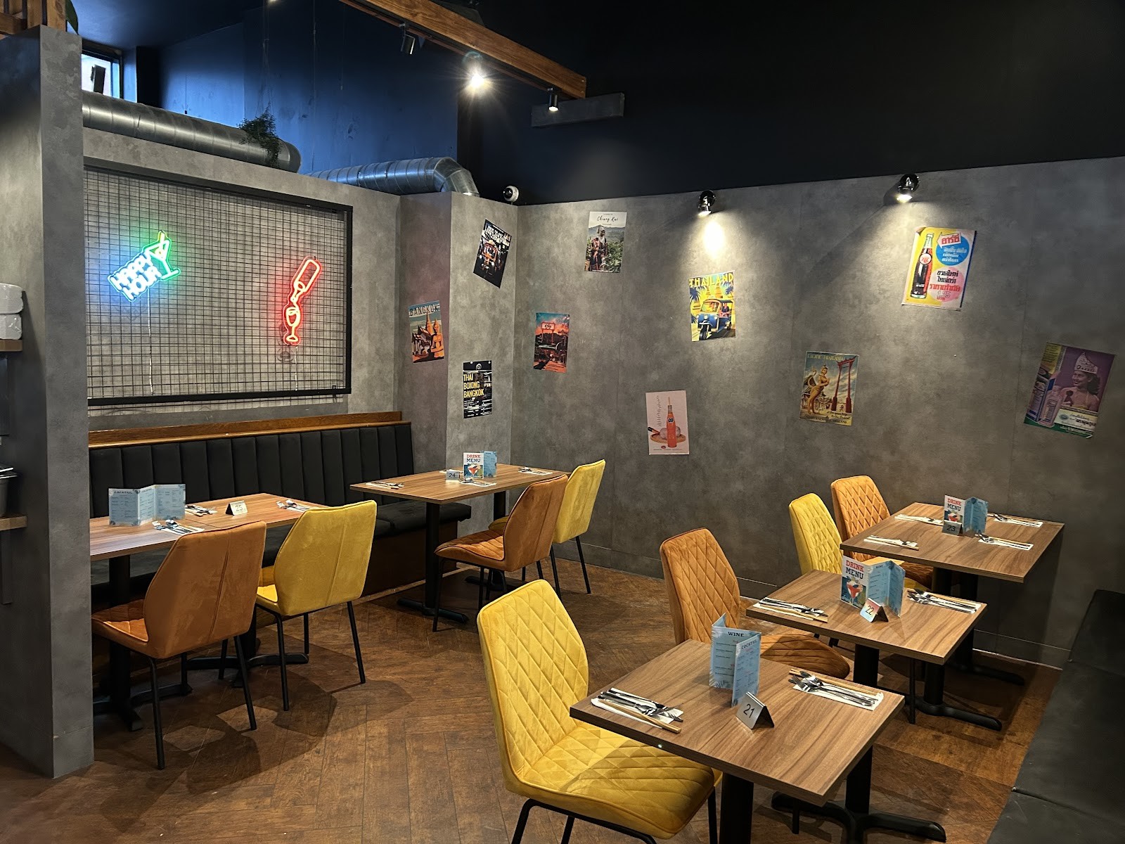 Mee Japanese & Thai Street Food: the place