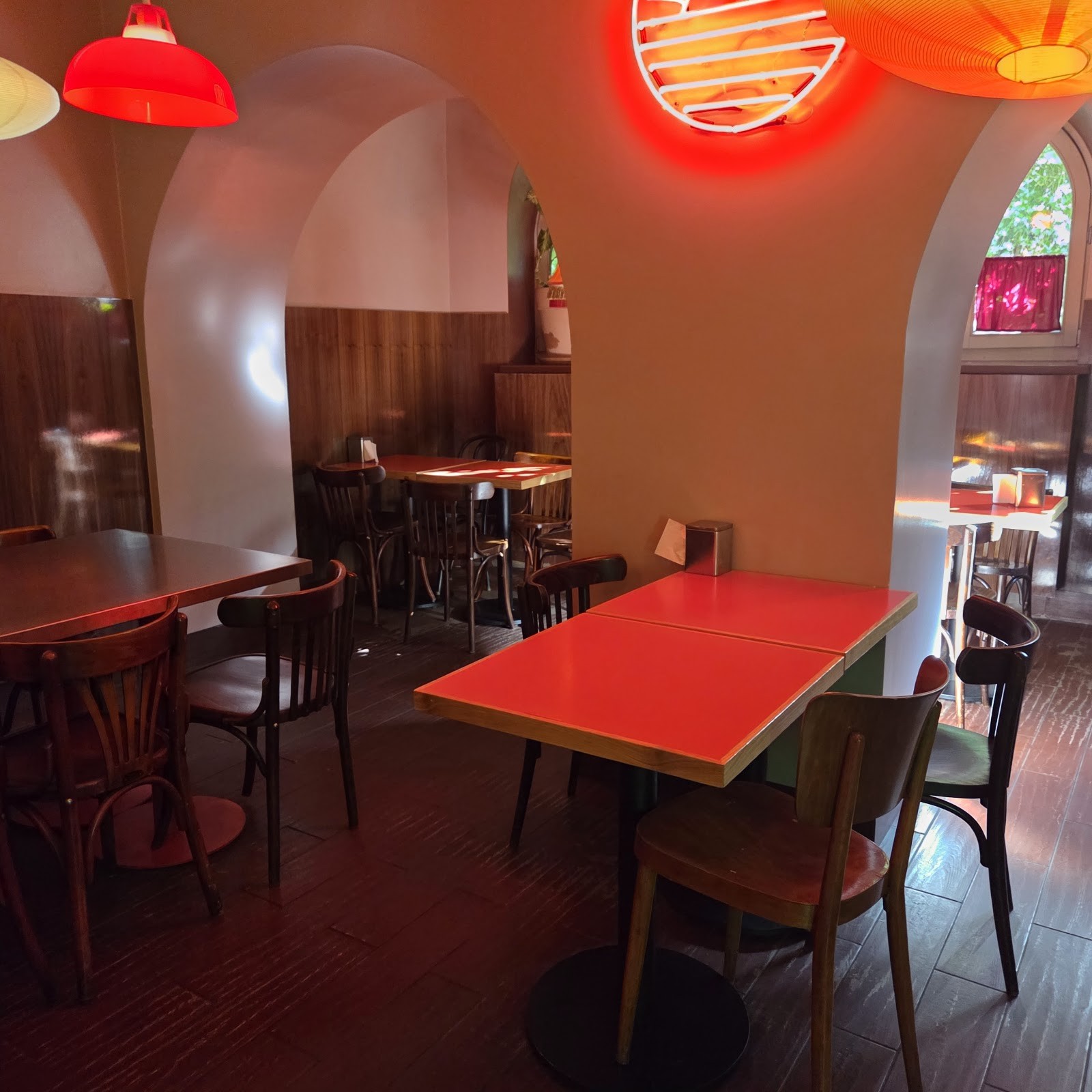 Wschód Bar: the place