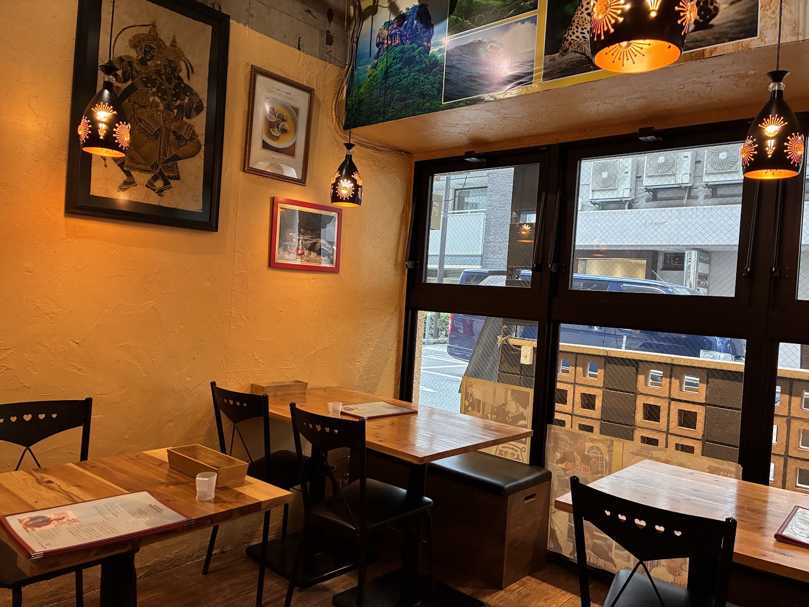 Spicy Bistro Taprobane Sri Lankan Restaurant & Bar: the place