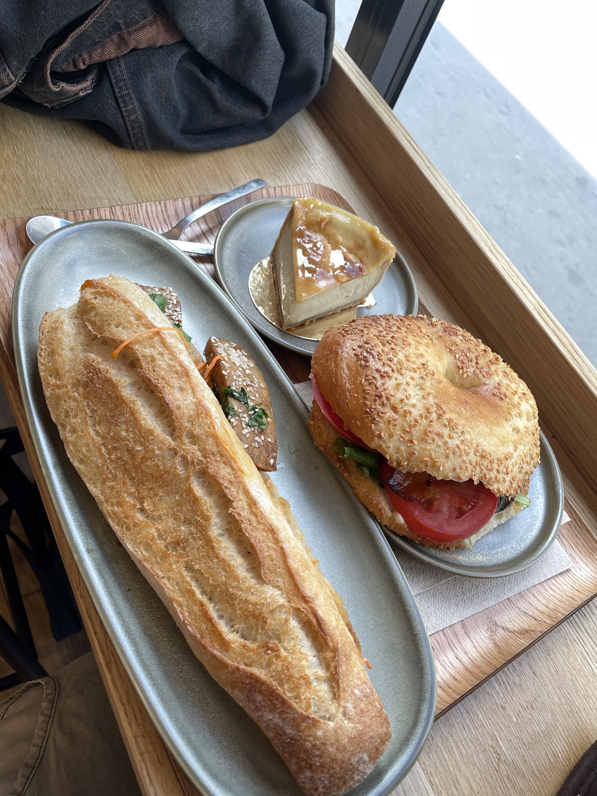 Land&Monkeys Les Halles: food & drinks