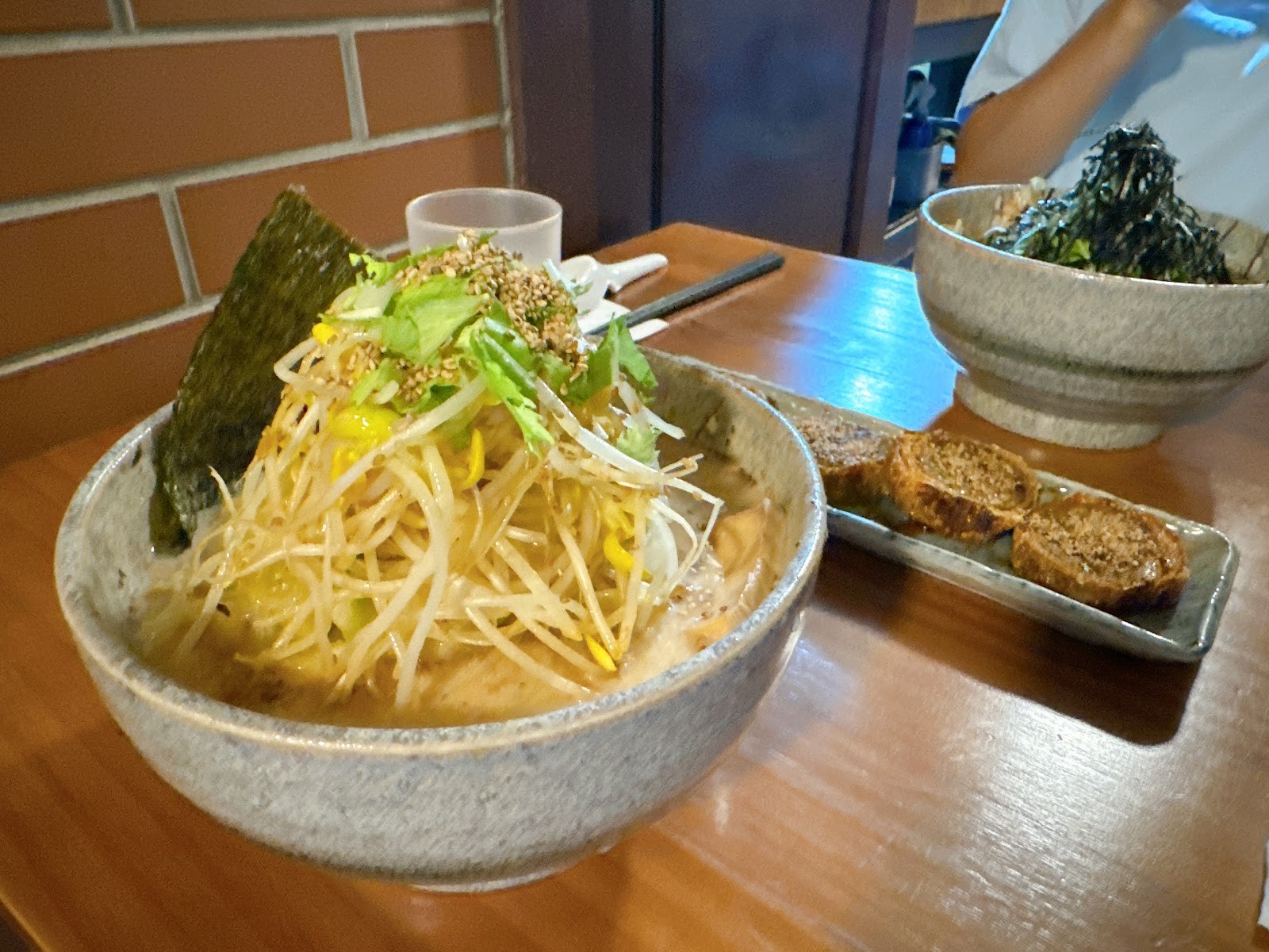 無口小廚 Mukuchi Kitchen & Bar: food & drinks