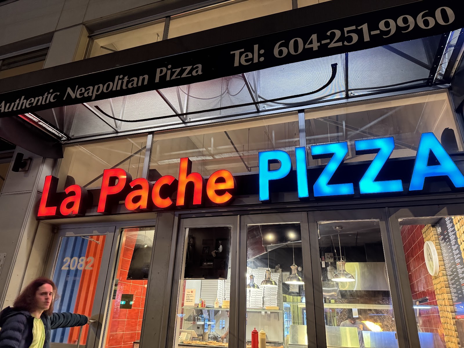 La Pache Pizza Commercial Drive: the place