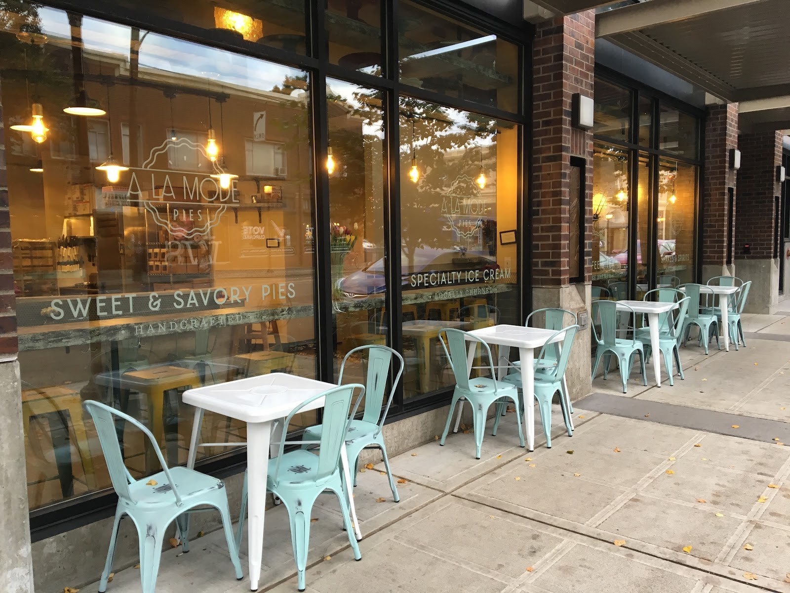 A la Mode Pies West Seattle: the place