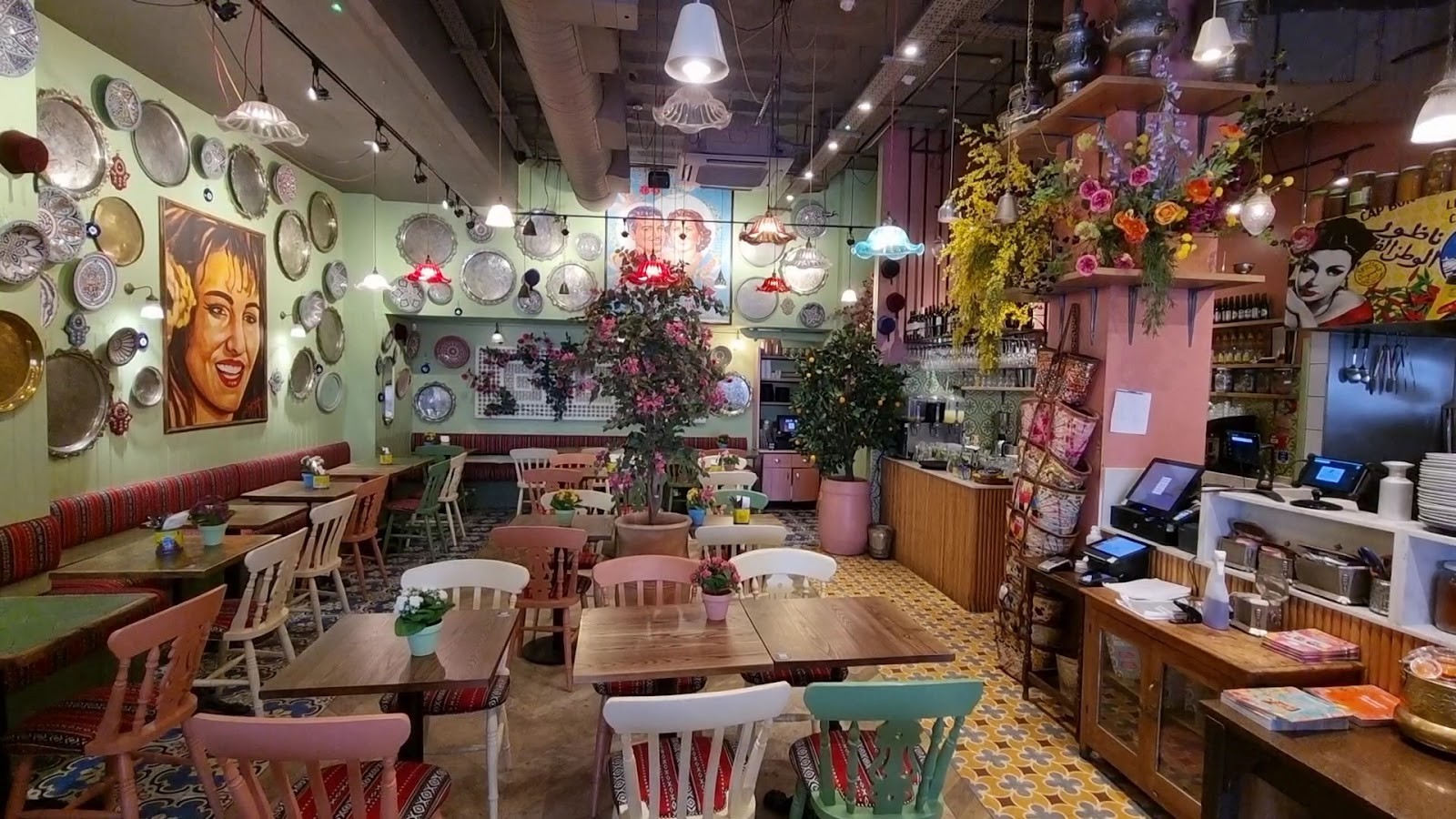 Comptoir Libanais Gloucester Road: the place